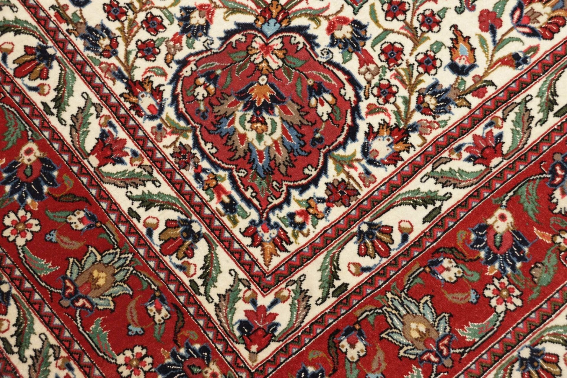 Isfahan Perserteppich aus Iran, 140 × 209 cm
