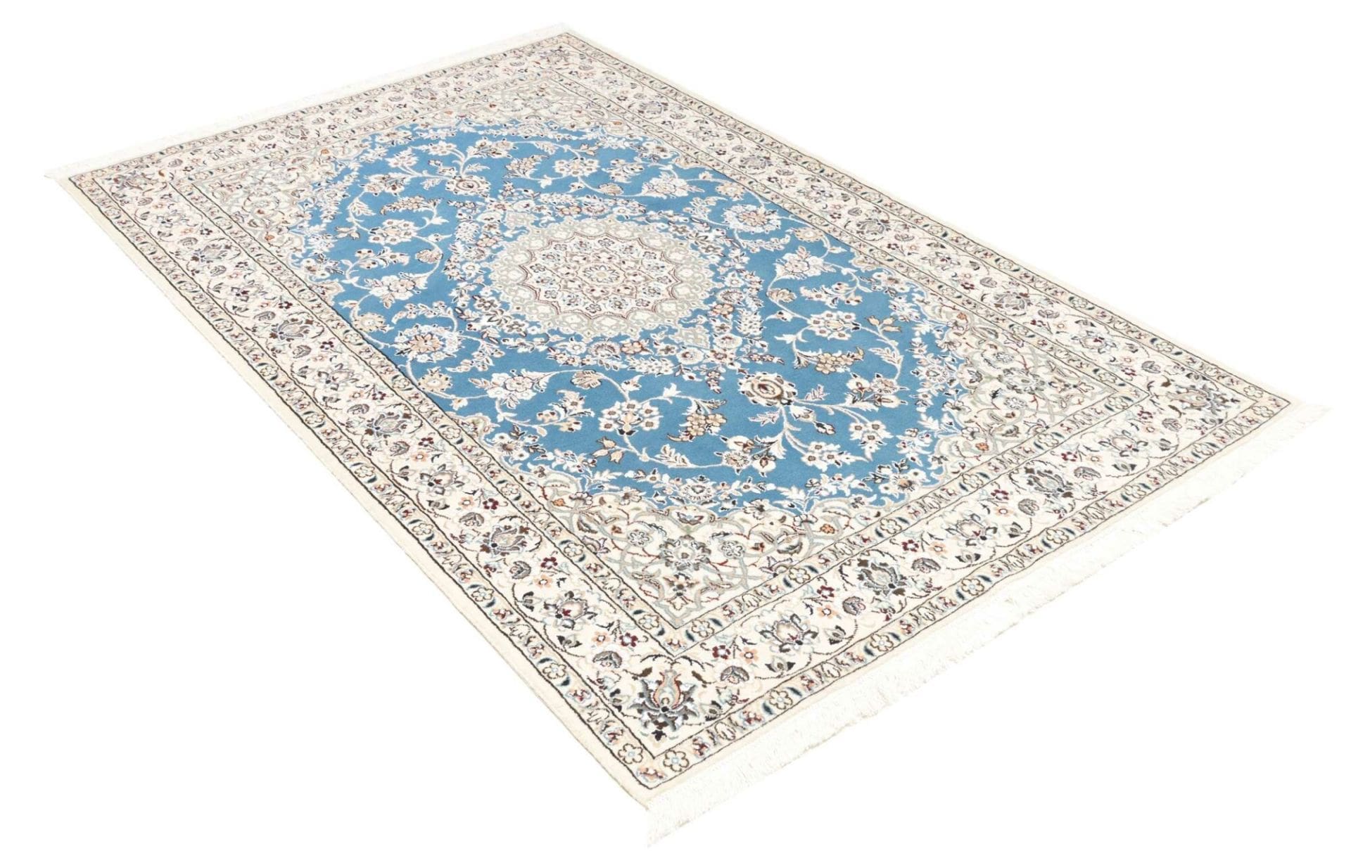 Handgeknüpfter Nain Perserteppich 133 × 206 cm