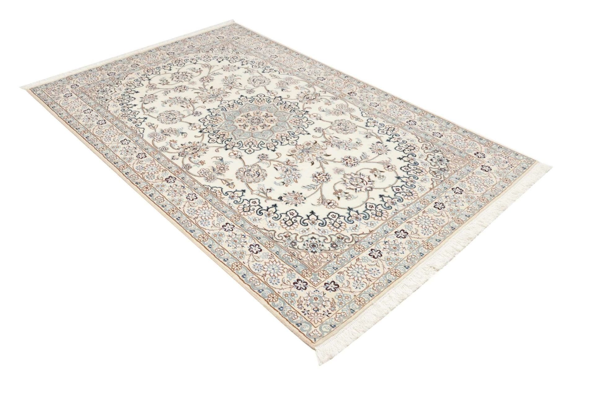 Nain Perserteppich aus Iran, 139 × 217 cm