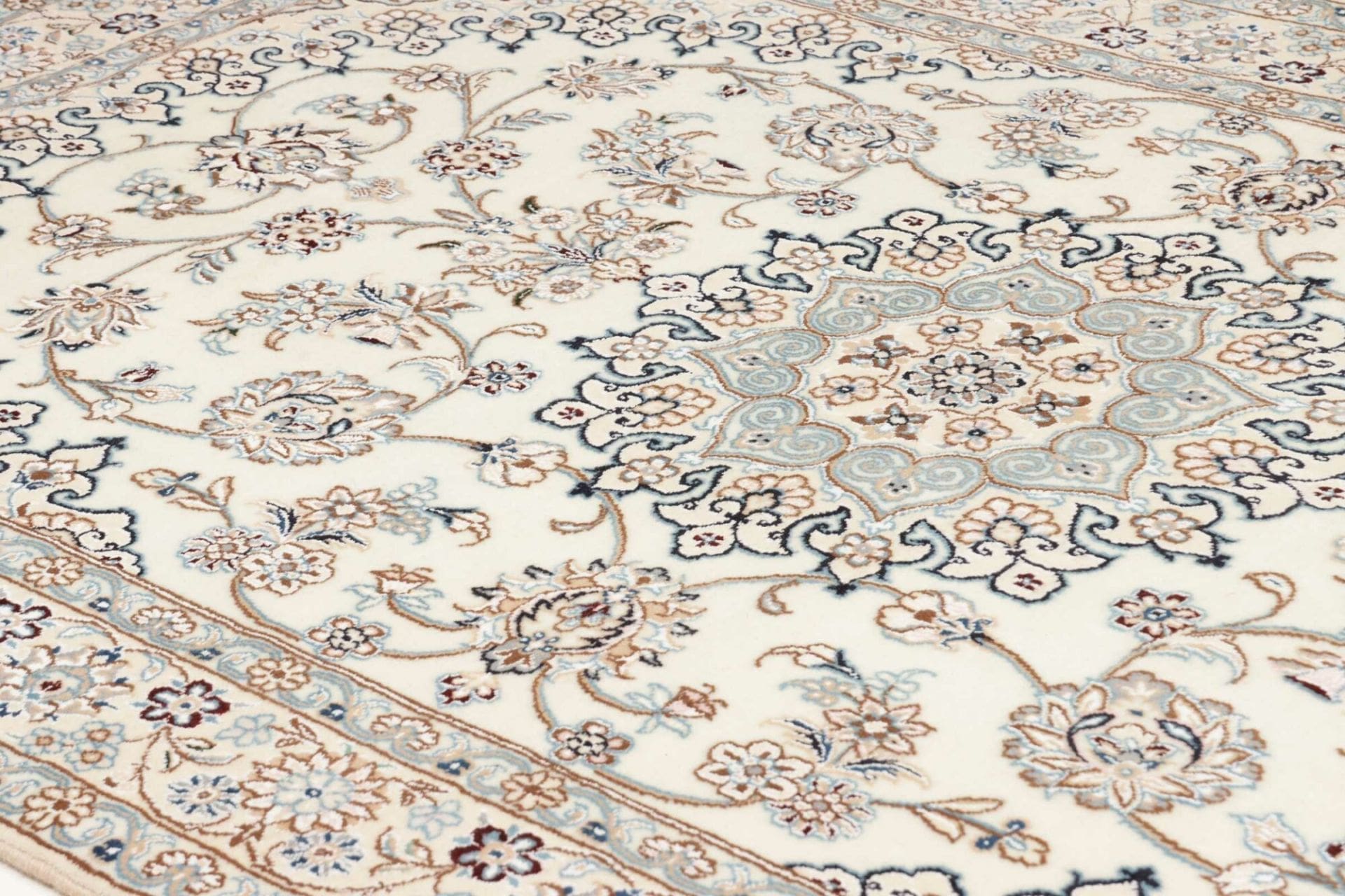 Nain Perserteppich aus Iran, 139 × 217 cm
