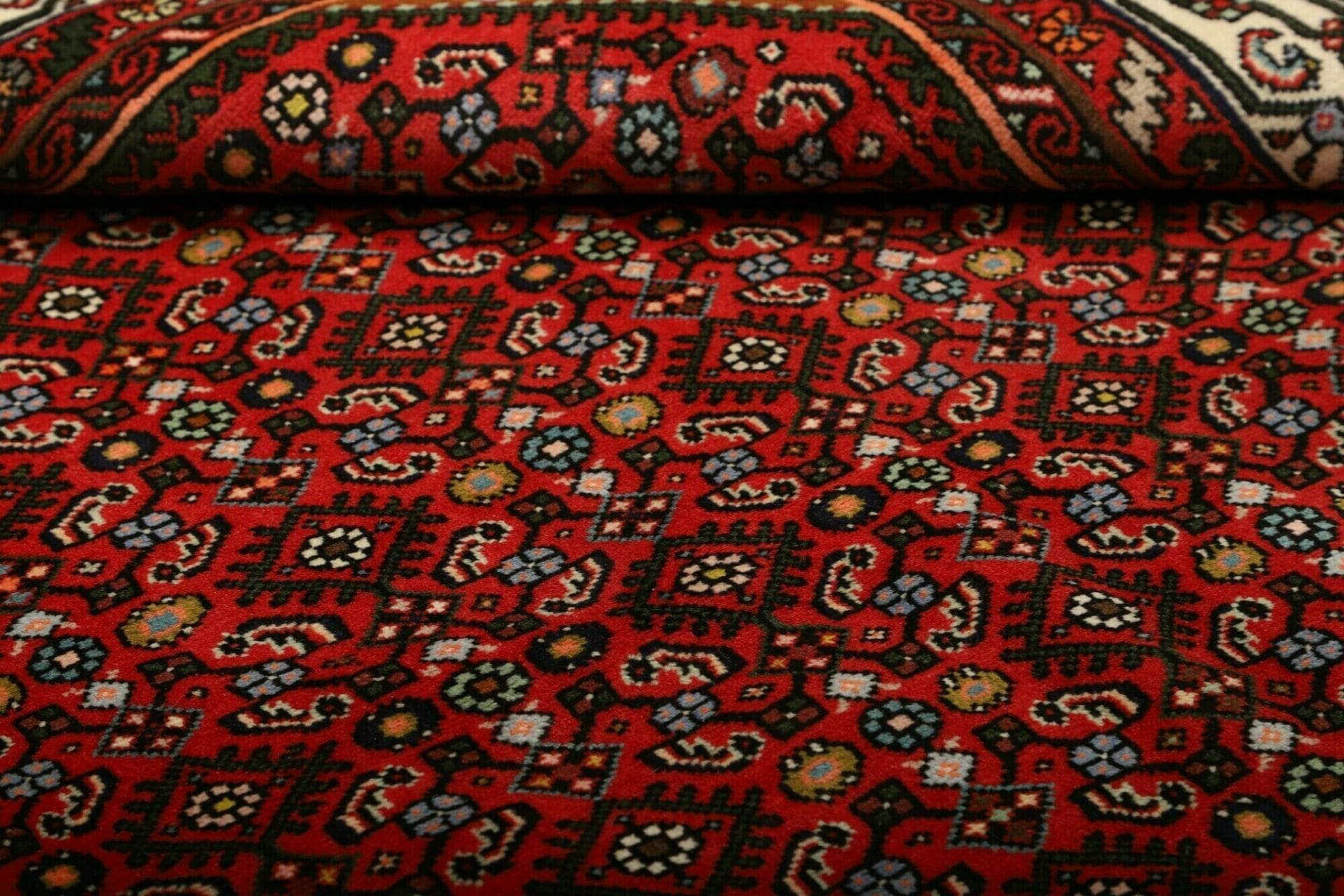 Handgeknüpfter Hamadan Perserteppich 153 × 198 cm