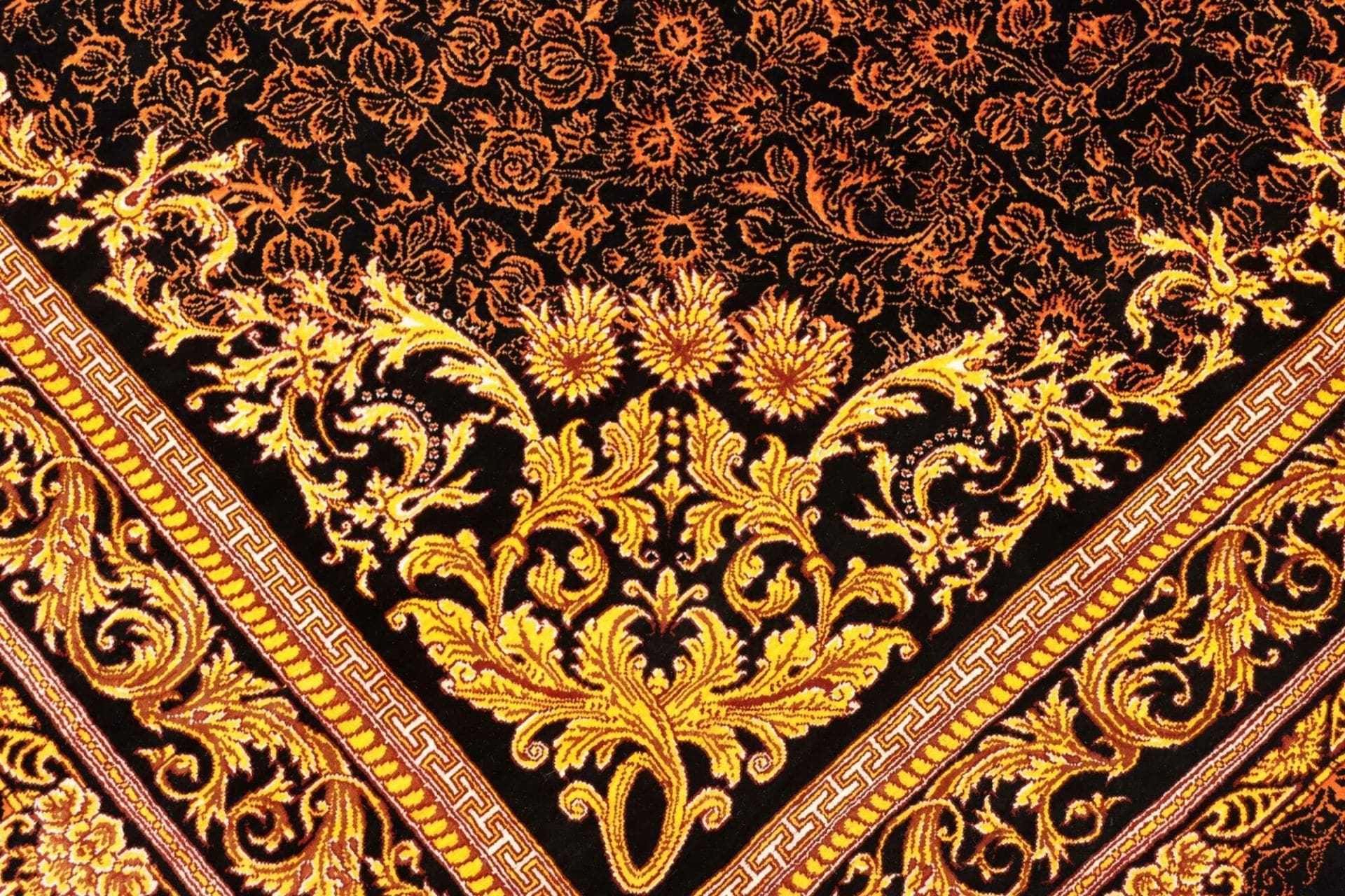 Handgeknüpfter Ghom Perserteppich, 138 × 200 cm, Seide