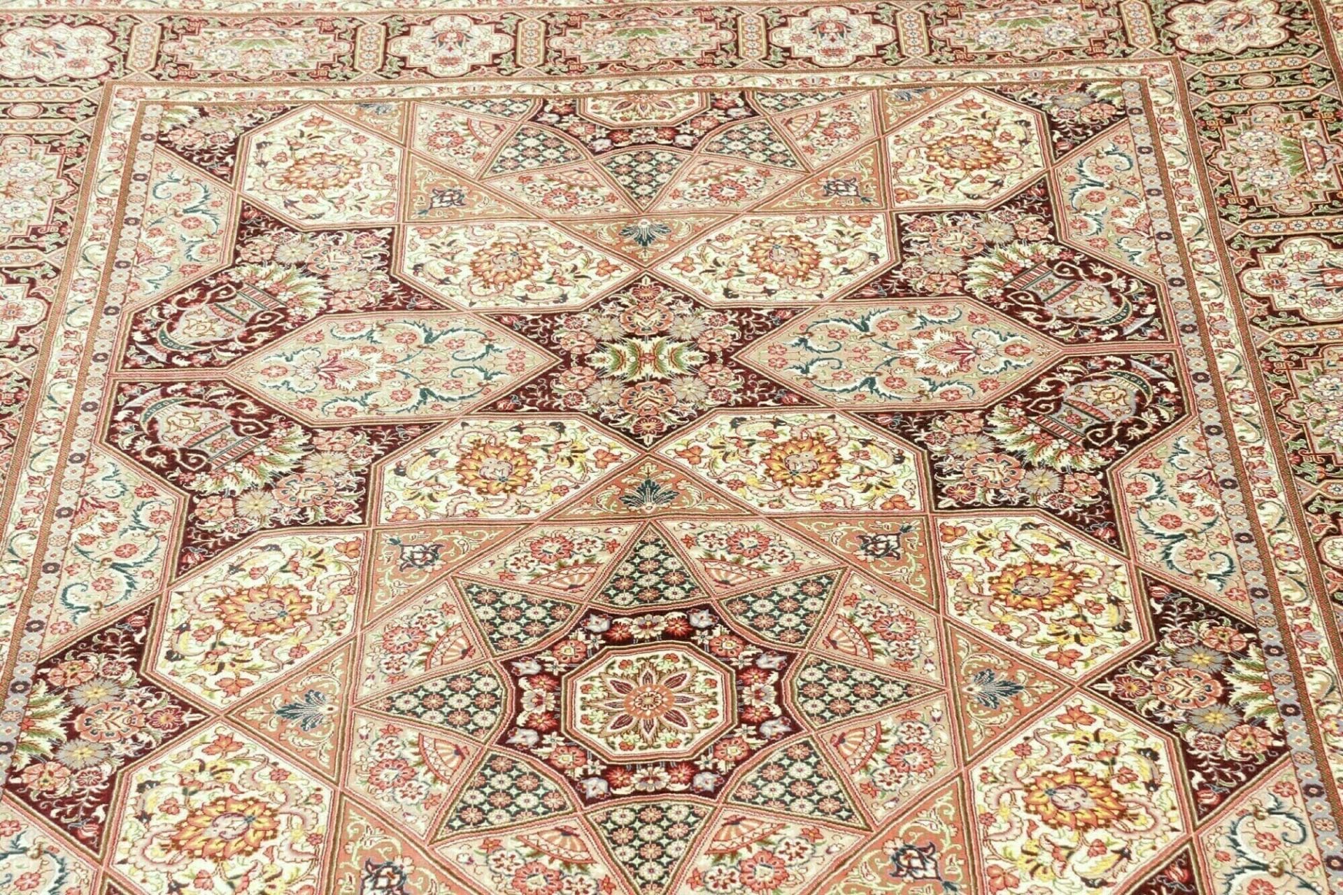 Ghom Perserteppich aus Iran, 136 × 200 cm