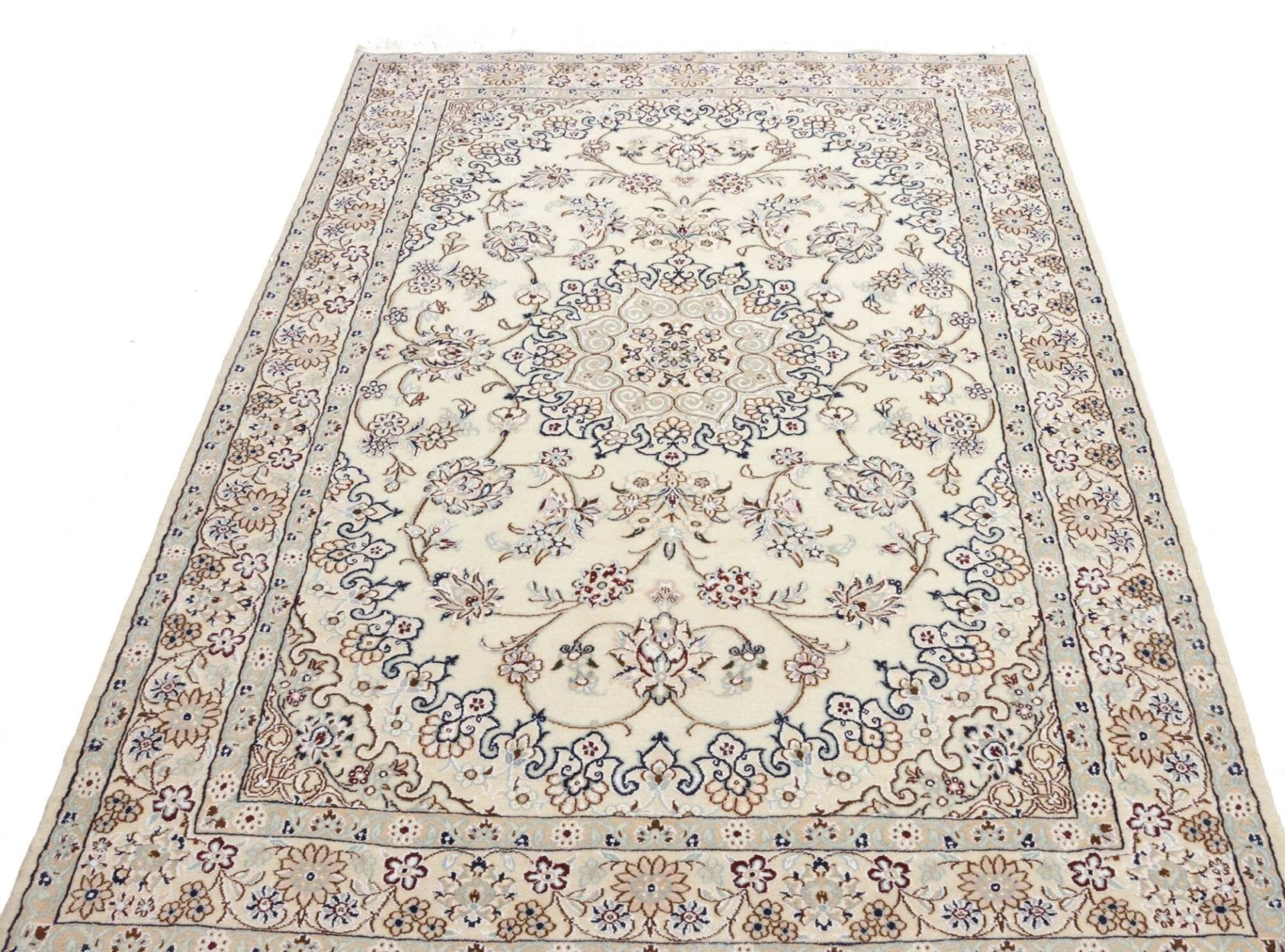 Nain Perserteppich 137 × 202 cm aus Wolle, handgeknüpft