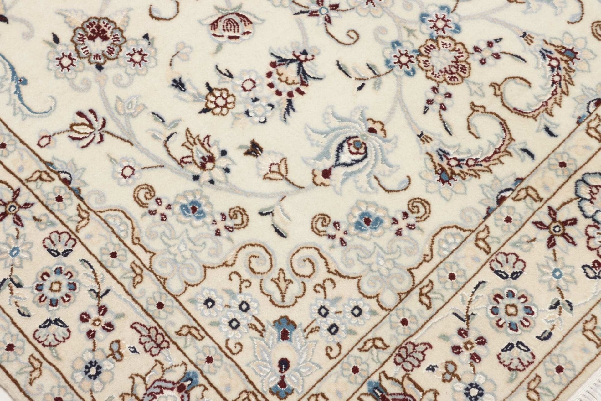 Nain Perserteppich aus Iran, 128 × 210 cm