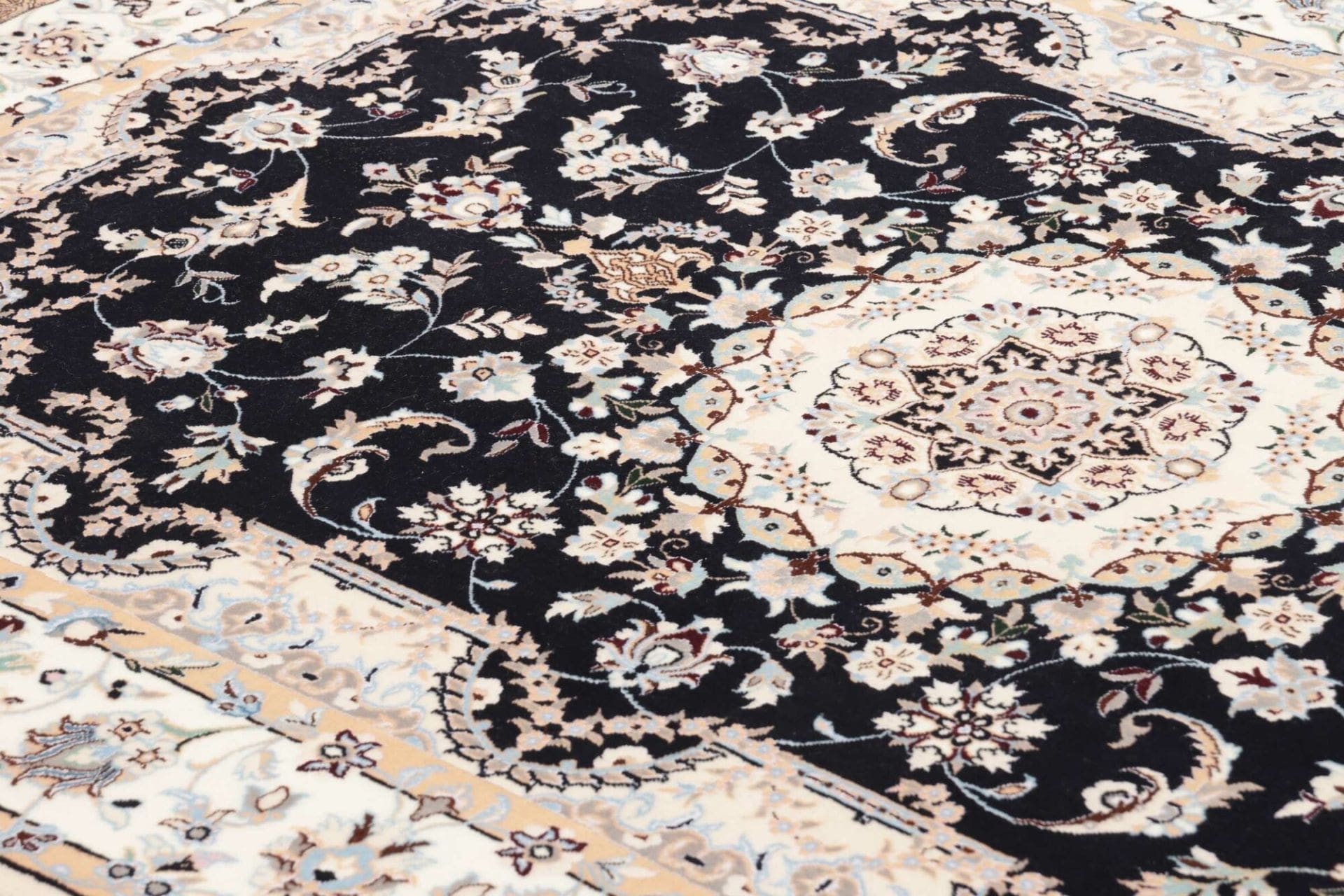 Handgeknüpfter Nain Perserteppich, 129 × 175 cm, Wolle