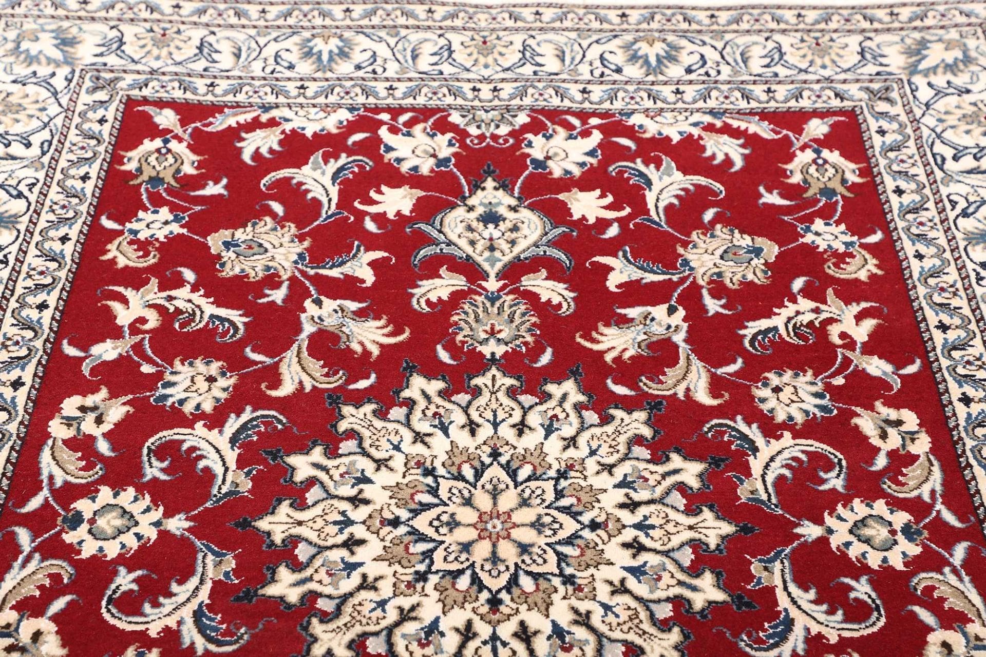 Handgeknüpfter Nain Perserteppich 153 × 203 cm