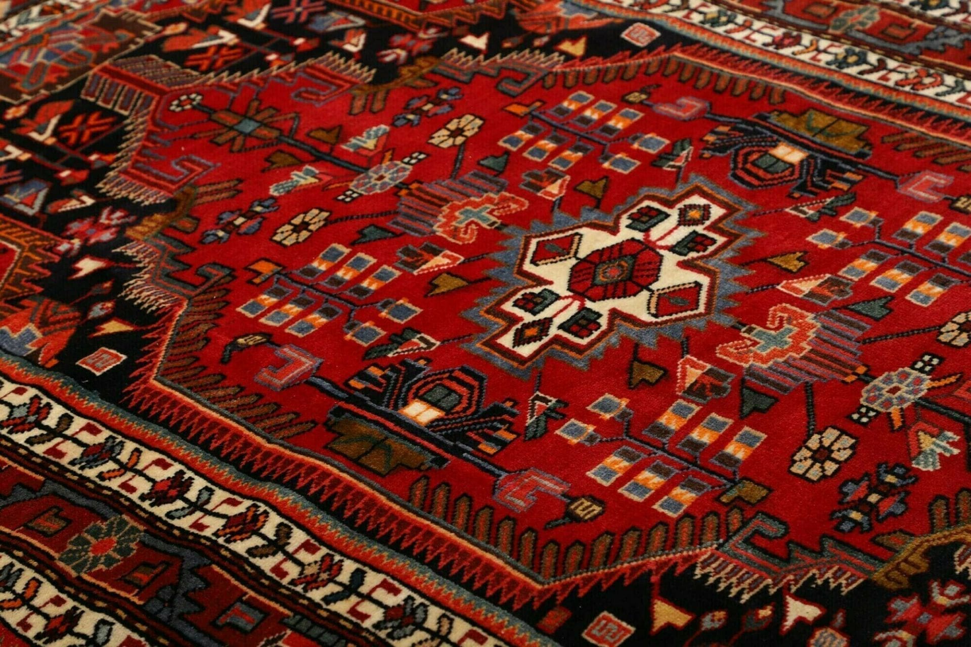 Hamadan Perserteppich aus Iran, 136 × 210 cm