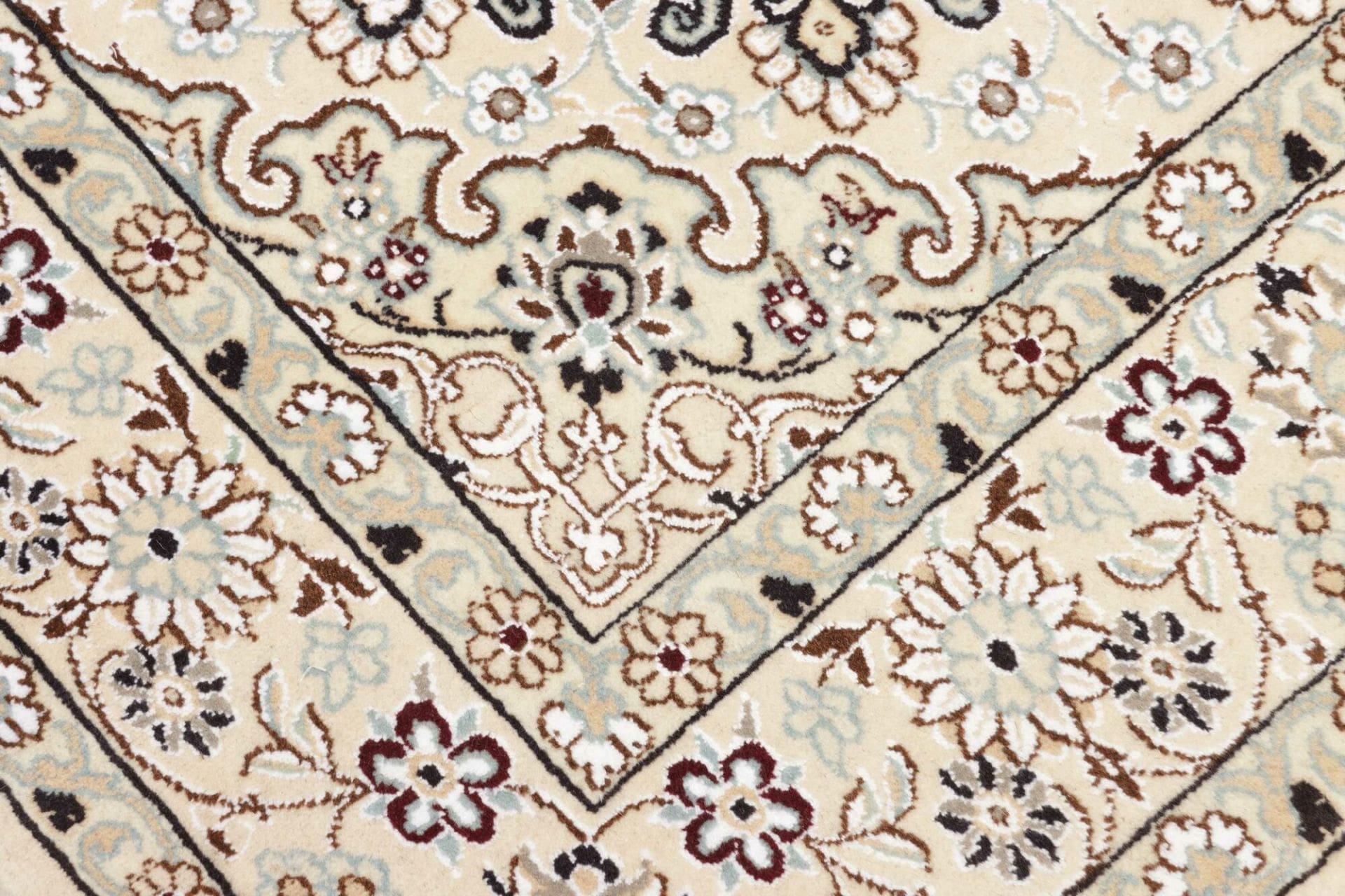 Nain Perserteppich aus Iran, 131 × 205 cm