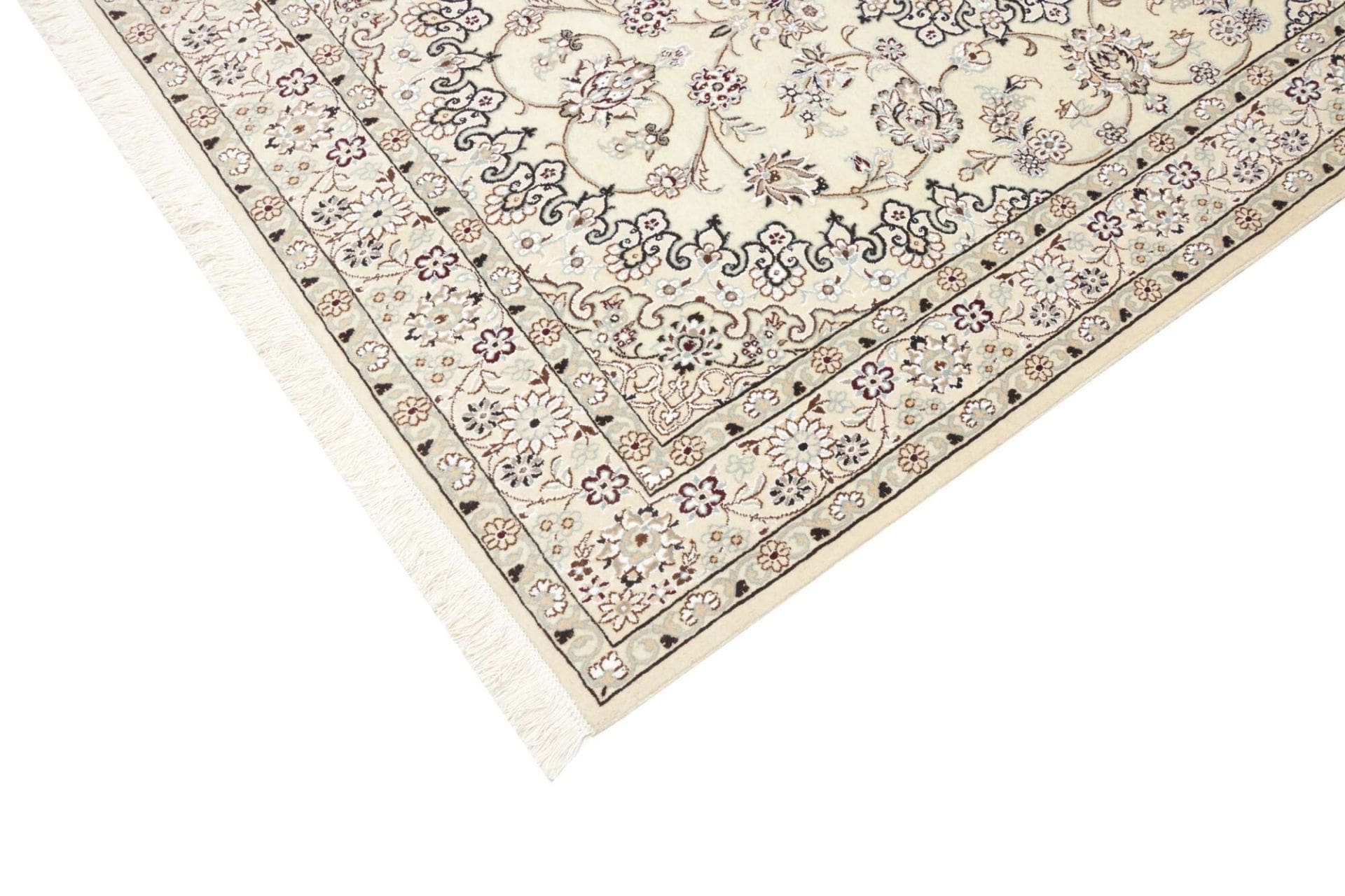 Nain Perserteppich aus Iran, 131 × 205 cm