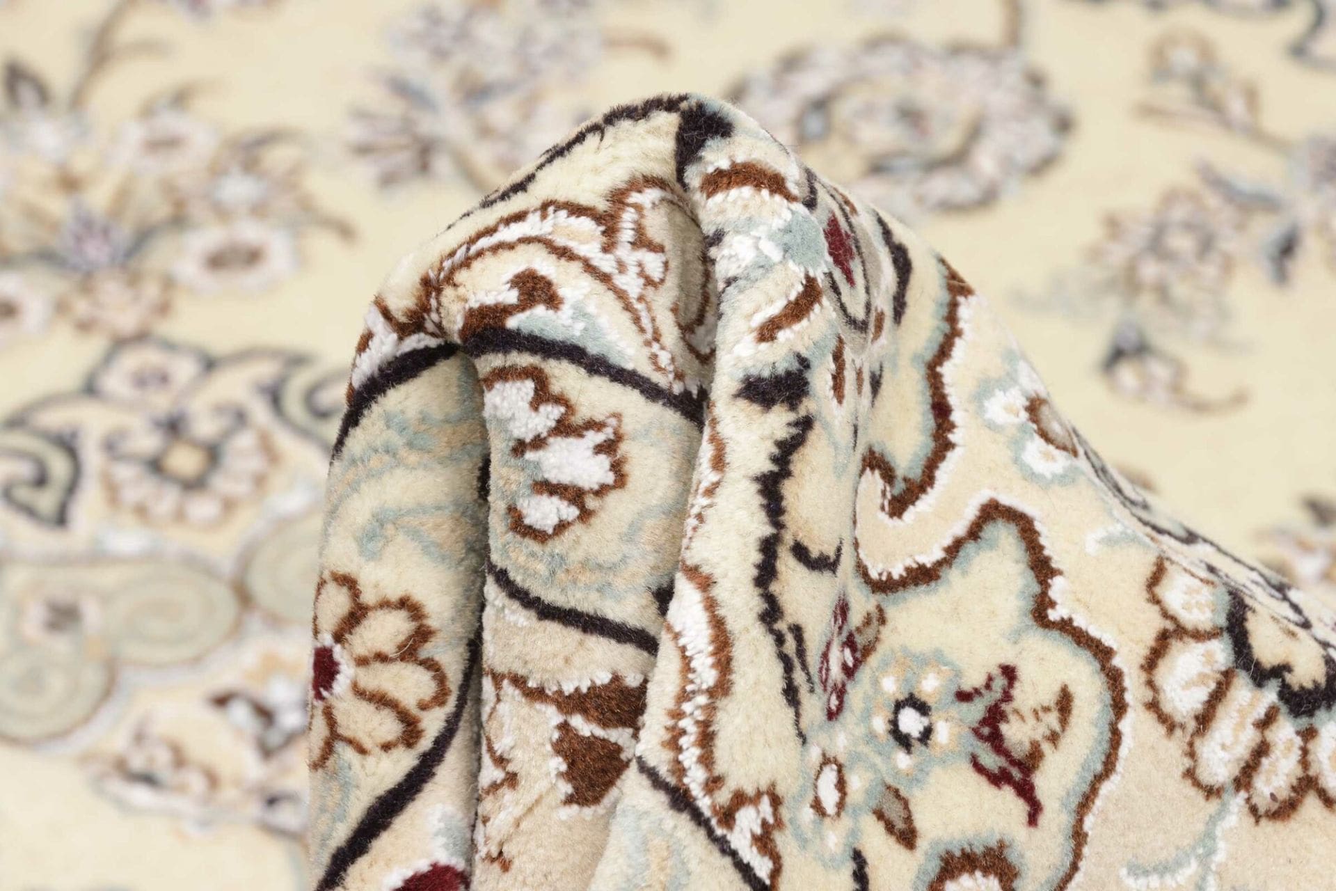Nain Perserteppich aus Iran, 131 × 205 cm