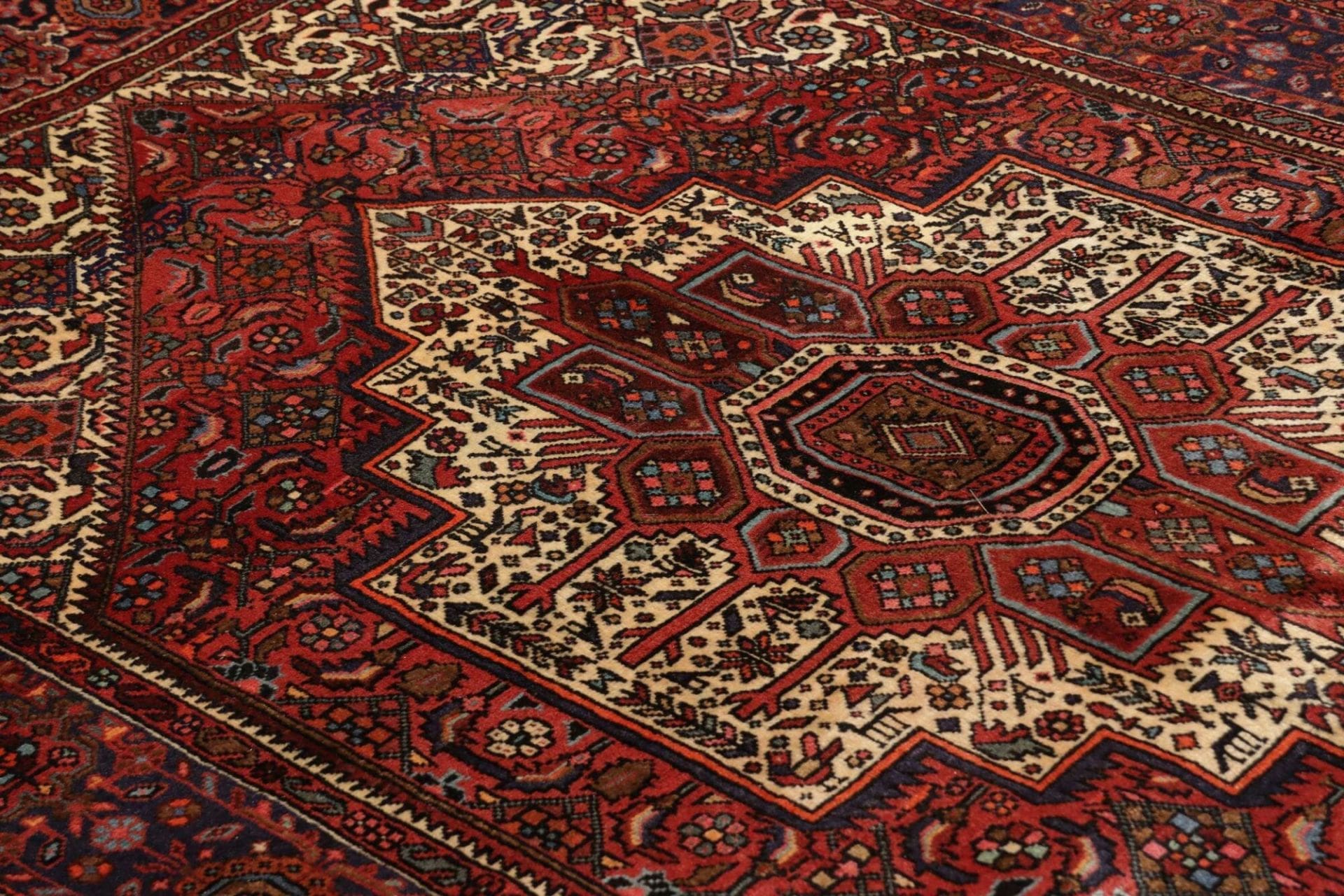 Handgeknüpfter Perserteppich 125 × 200 cm