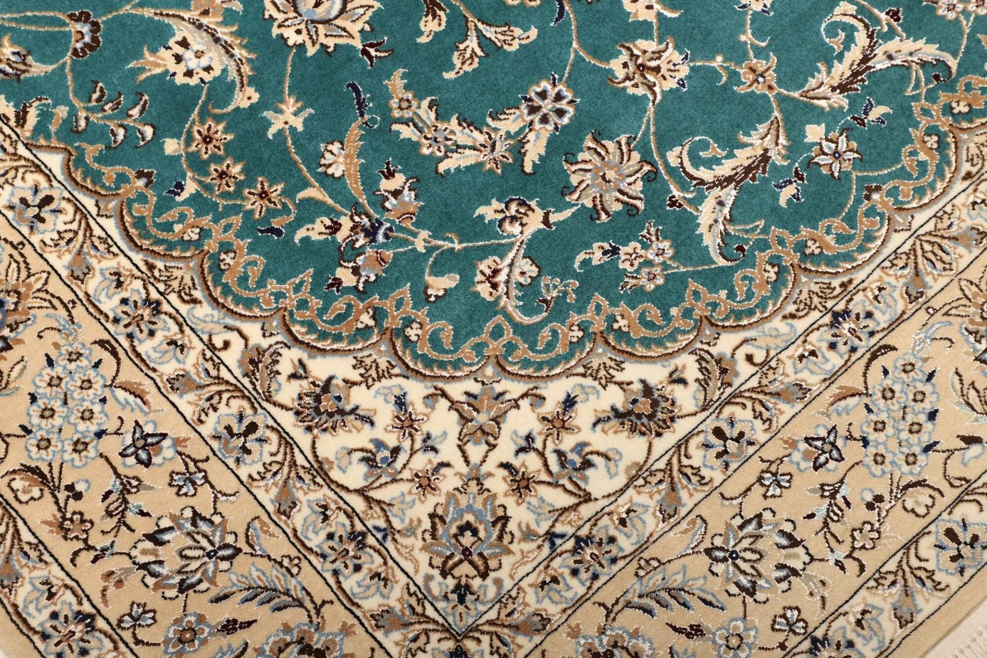 Handgeknüpfter Nain Perserteppich, 132 × 195 cm, Wolle