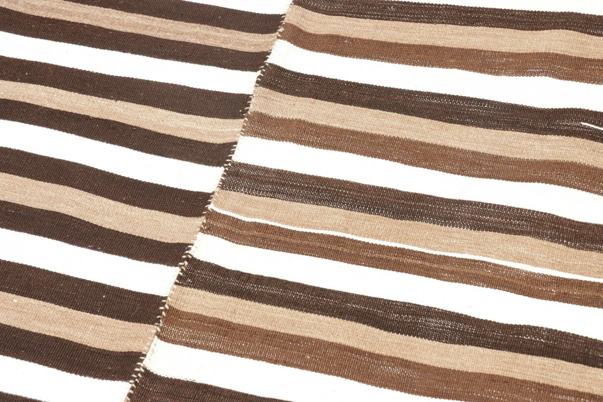 Handgewebter Kelim Perserteppich 133 × 210 cm