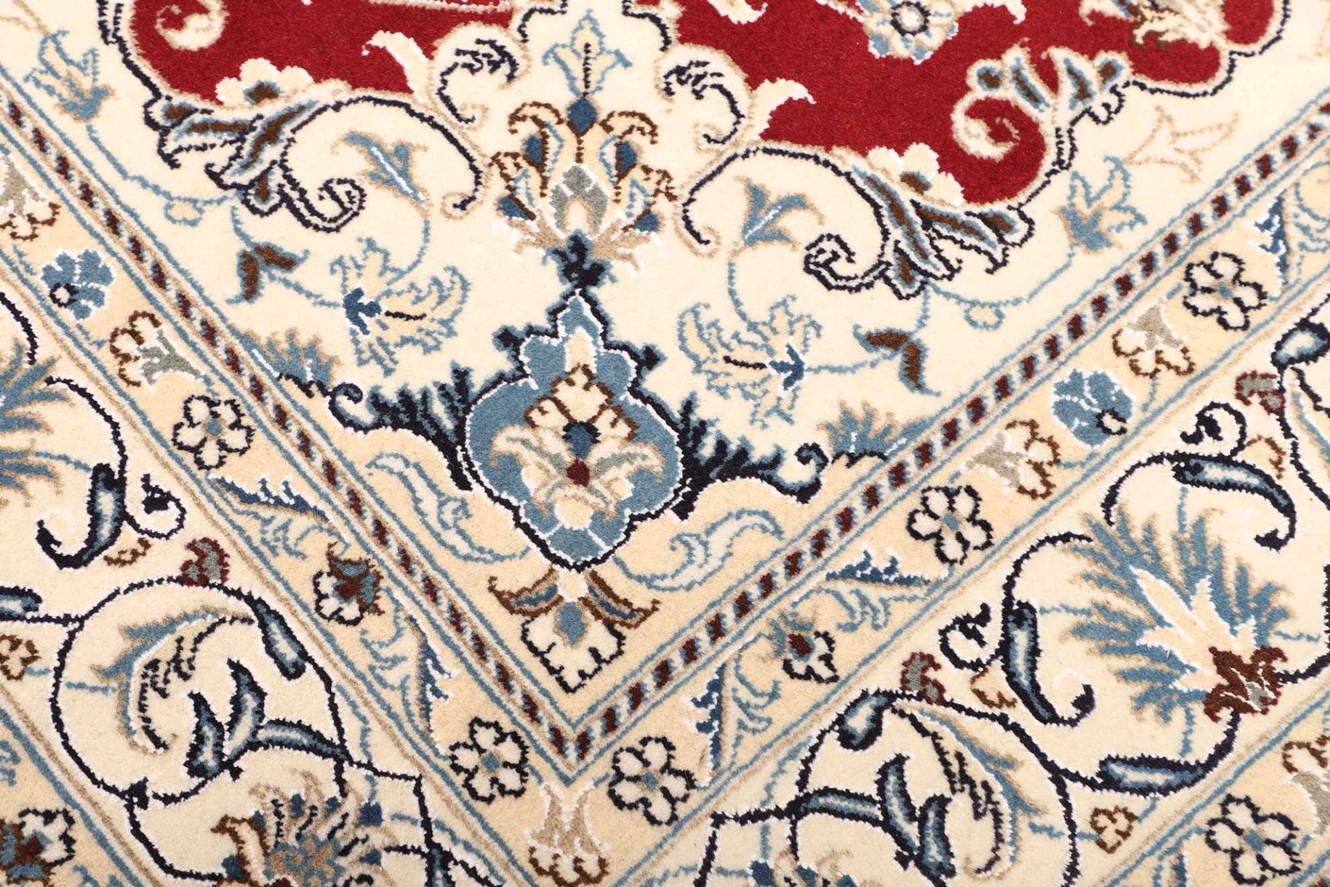 Nain Perserteppich aus Iran, 151 × 210 cm