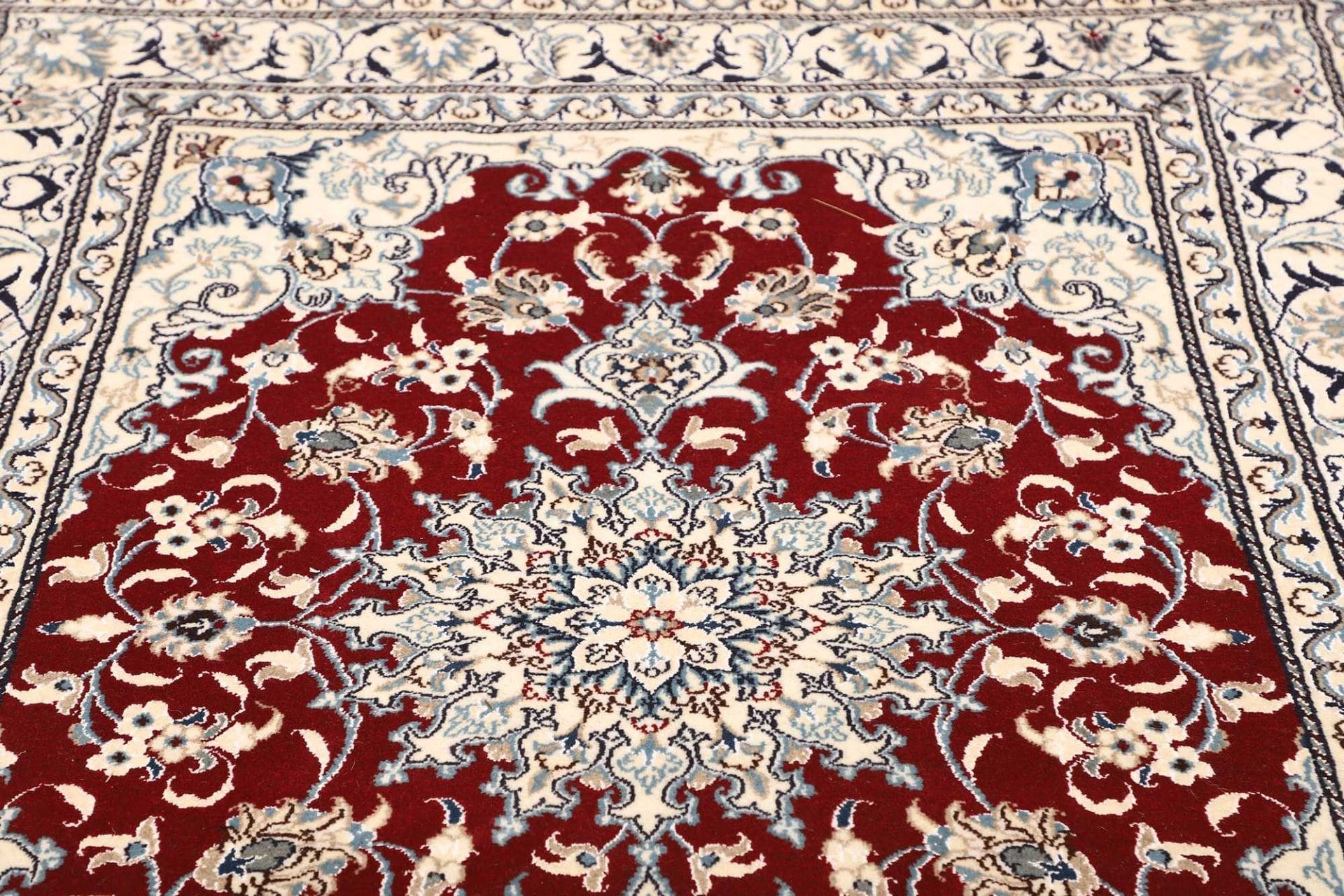 Nain Perserteppich aus Iran, 148 × 205 cm