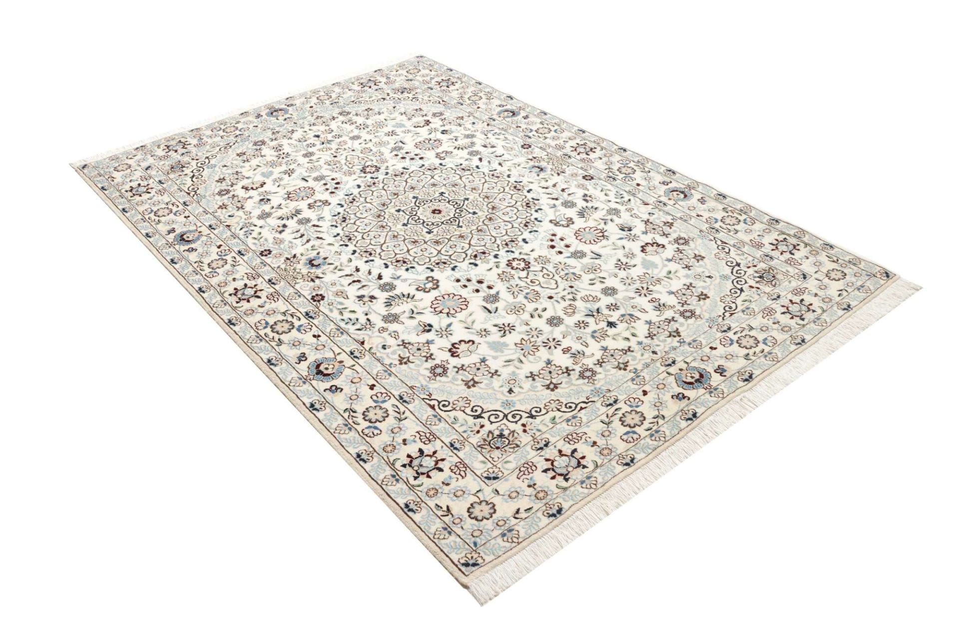 Handgeknüpfter Nain Perserteppich 133 × 213 cm