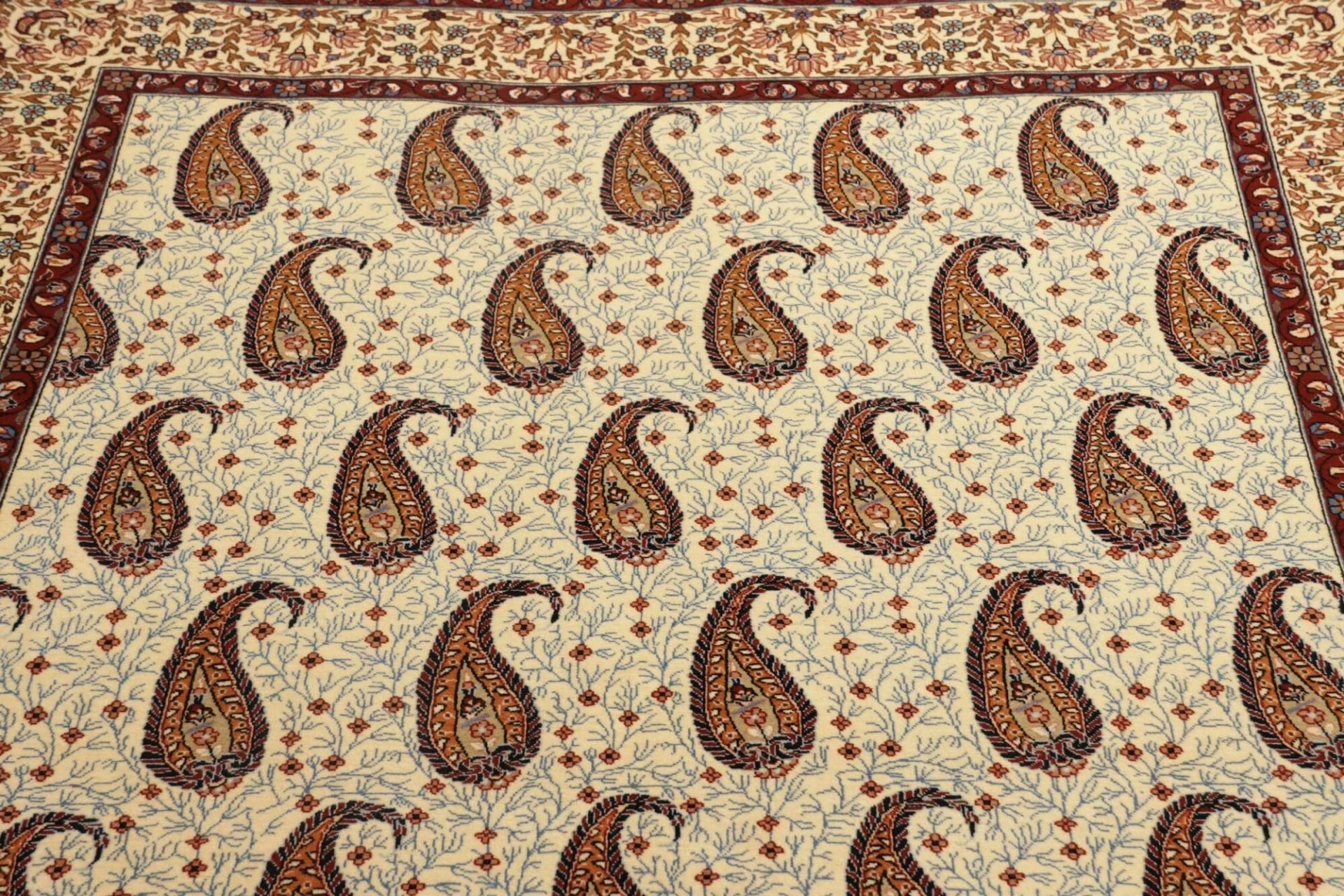 Handgeknüpfter Isfahan Perserteppich, 144 × 203 cm, Wolle & Seide