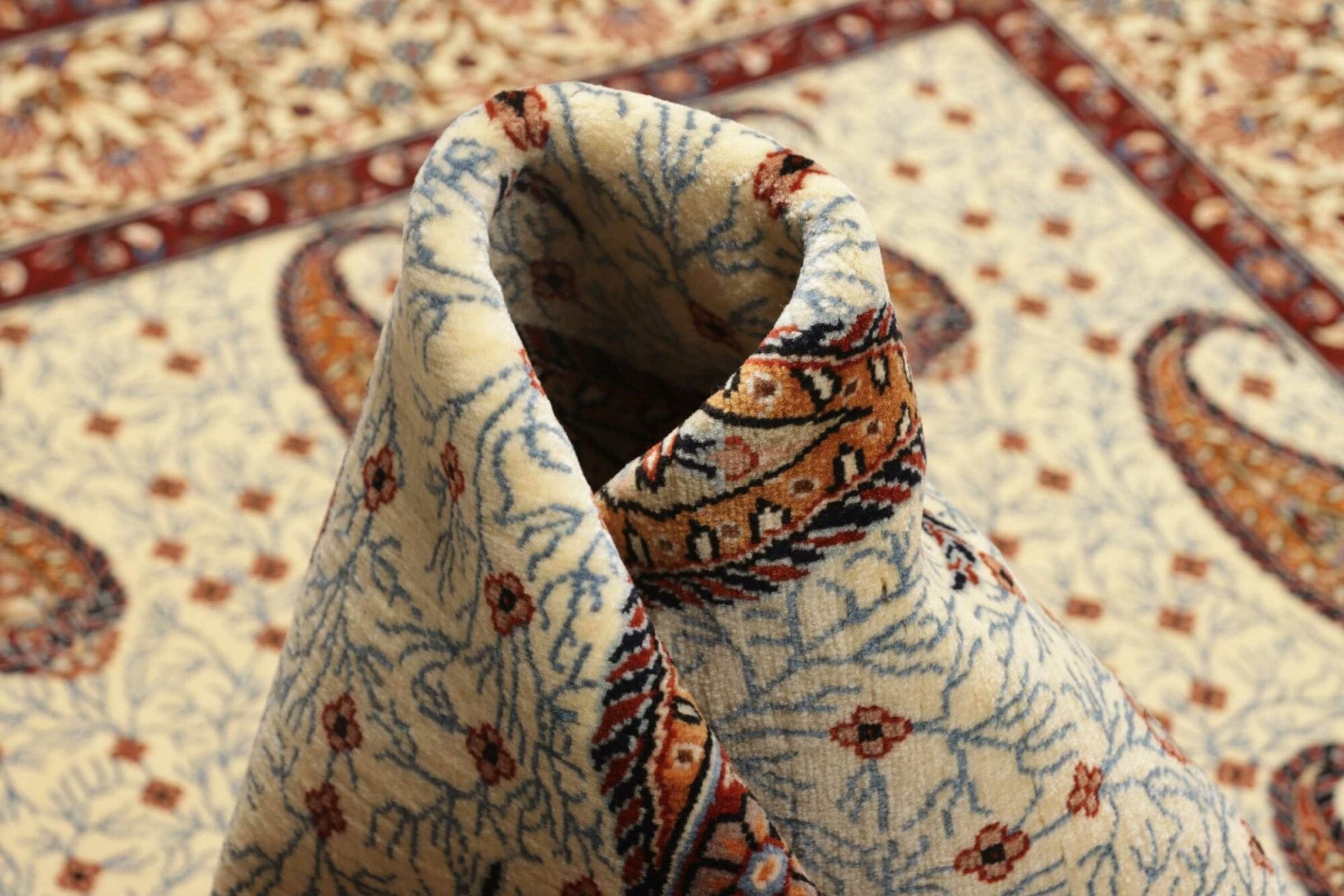 Handgeknüpfter Isfahan Perserteppich, 144 × 203 cm, Wolle & Seide