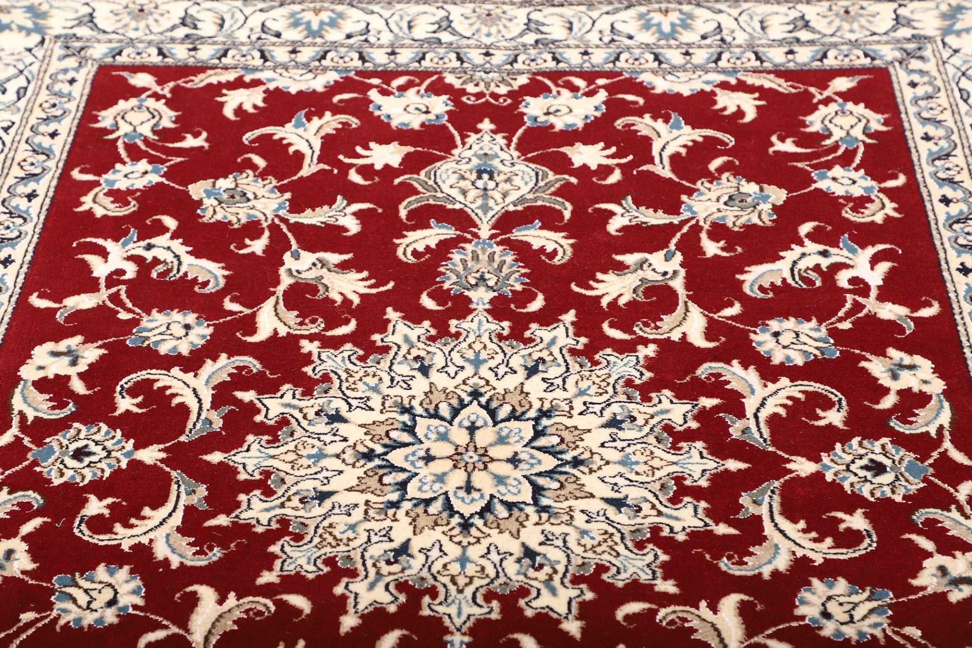 Handgeknüpfter Nain Perserteppich 156 × 202 cm