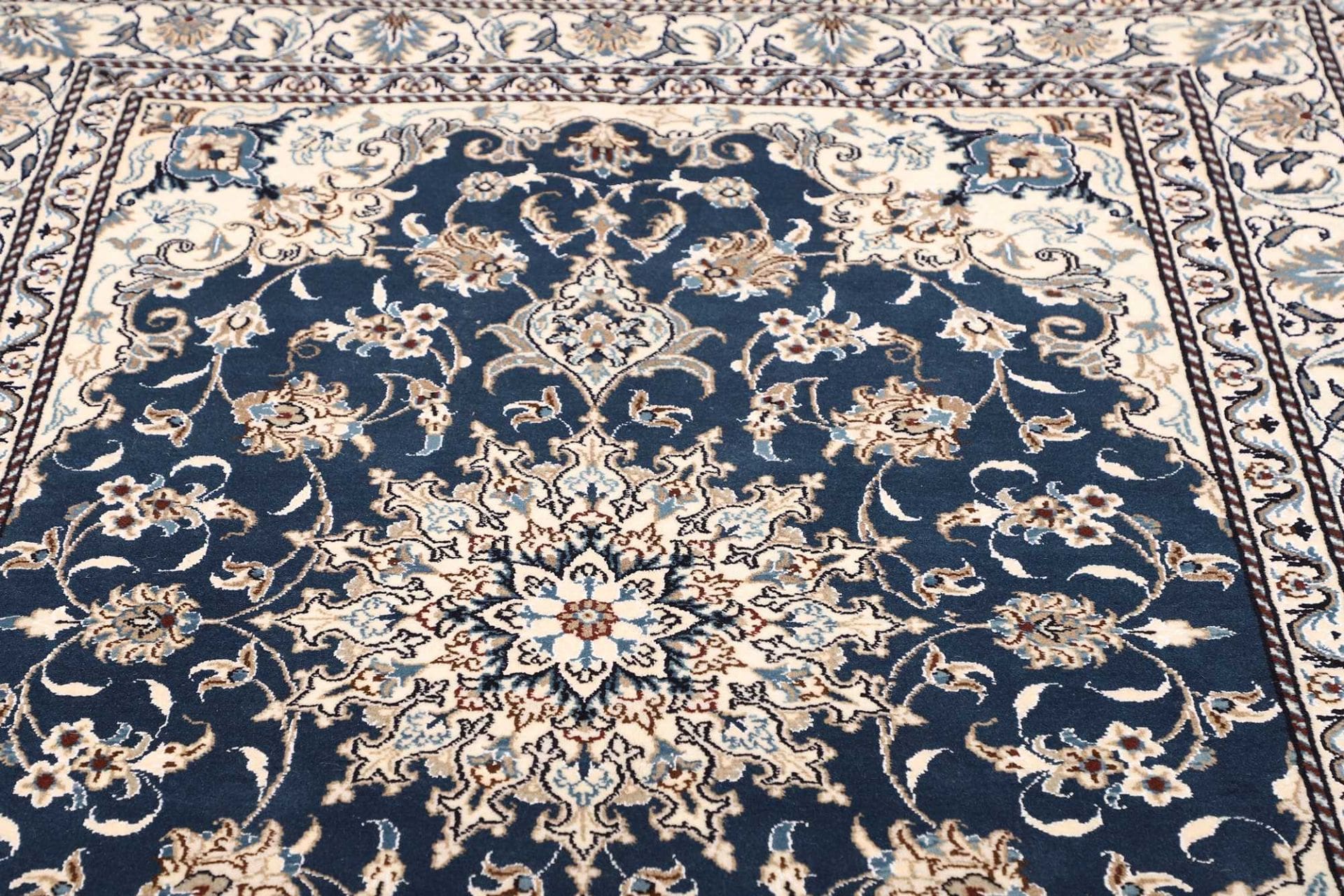 Handgeknüpfter Nain Perserteppich 153 × 210 cm