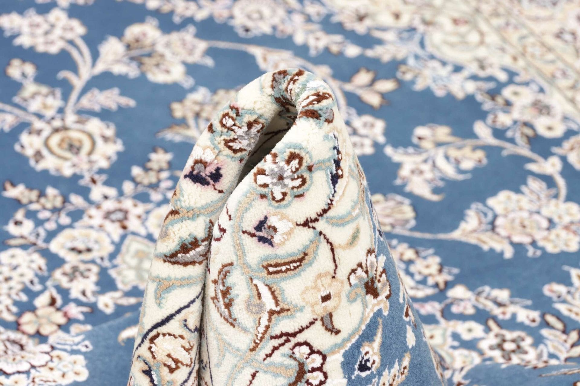 Nain Perserteppich aus Iran, 131 × 200 cm
