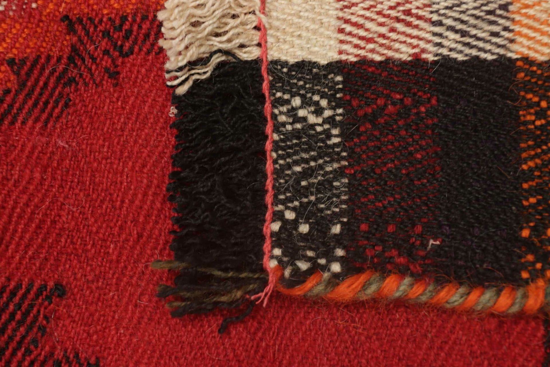antiker-kelim-teppich-148-x-202cm-handgewebt-rustikales-flair-7 Kelim Perserteppich aus Iran, 148 × 202 cm