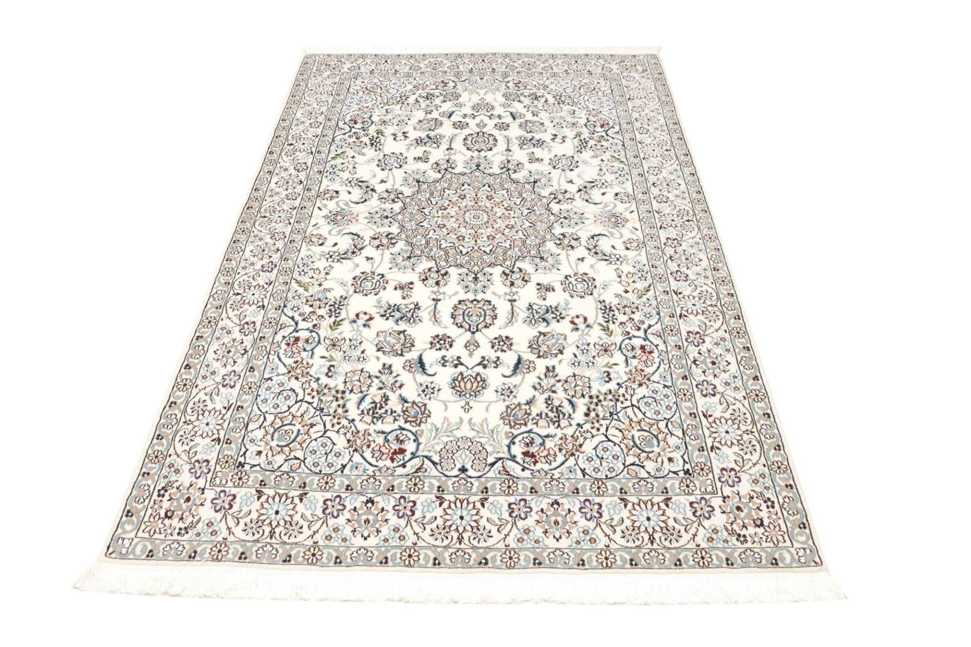 Nain Perserteppich aus Iran, 133 × 208 cm