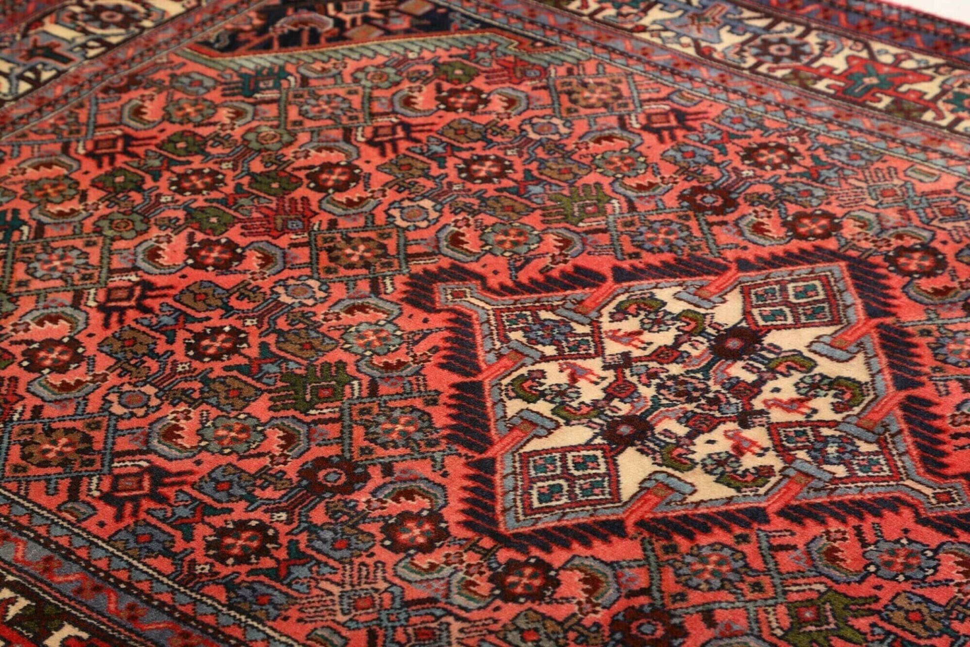 Handgeknüpfter Hamadan Herati Perserteppich 133 × 190 cm