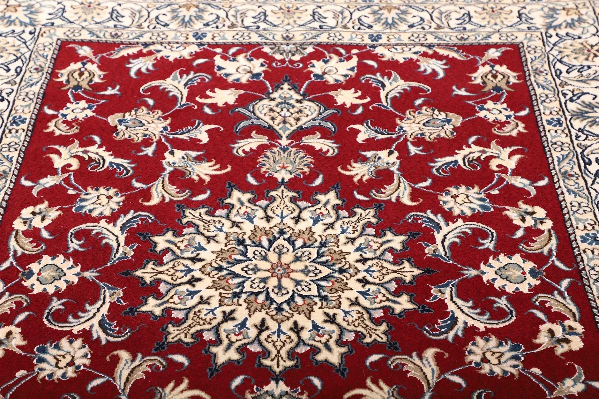 Nain Perserteppich 153 × 188 cm aus Wolle, handgeknüpft