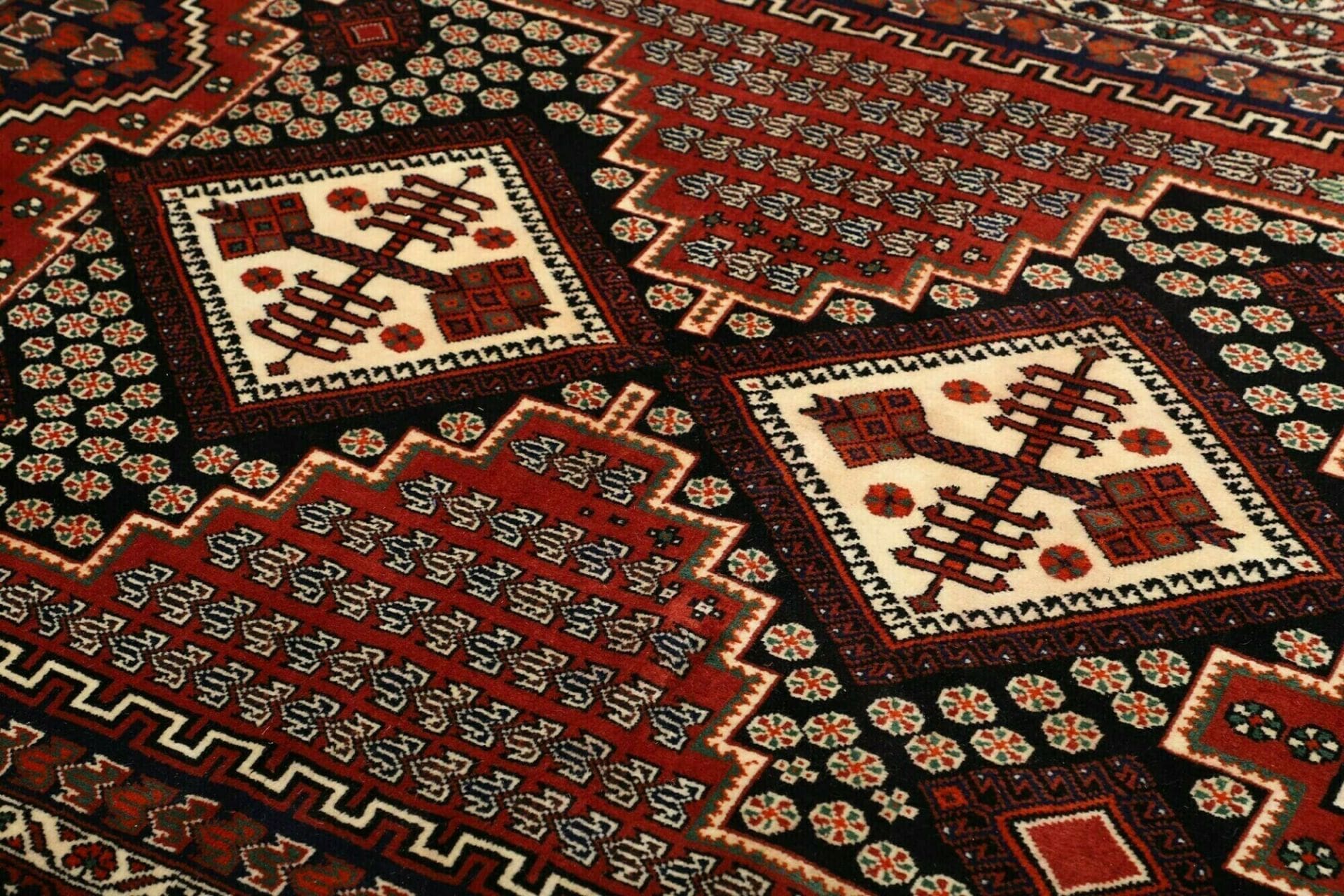 Handgeknüpfter Hamadan Herati Perserteppich 135 × 180 cm