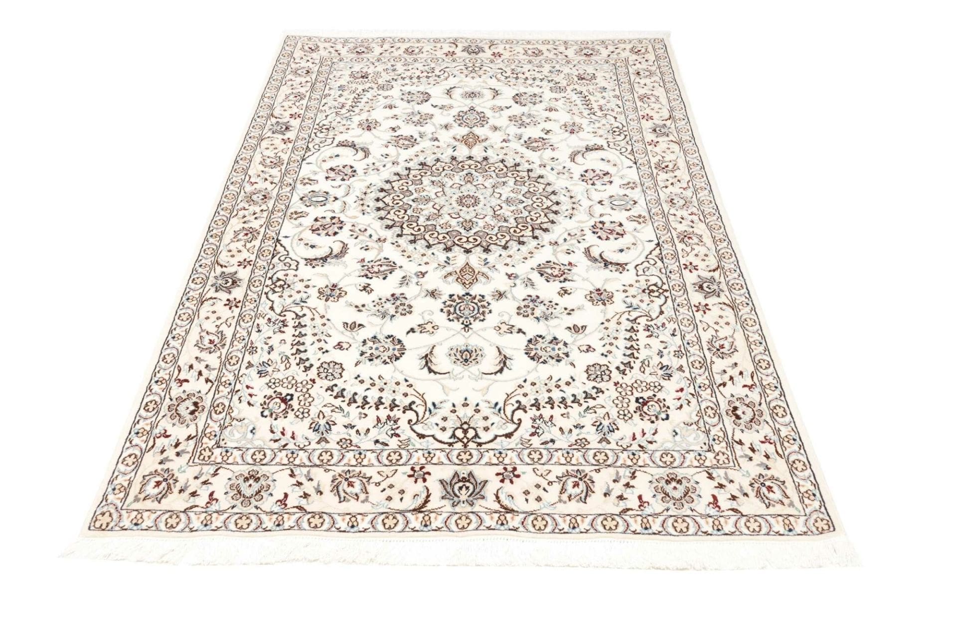 Nain Perserteppich aus Iran, 133 × 206 cm