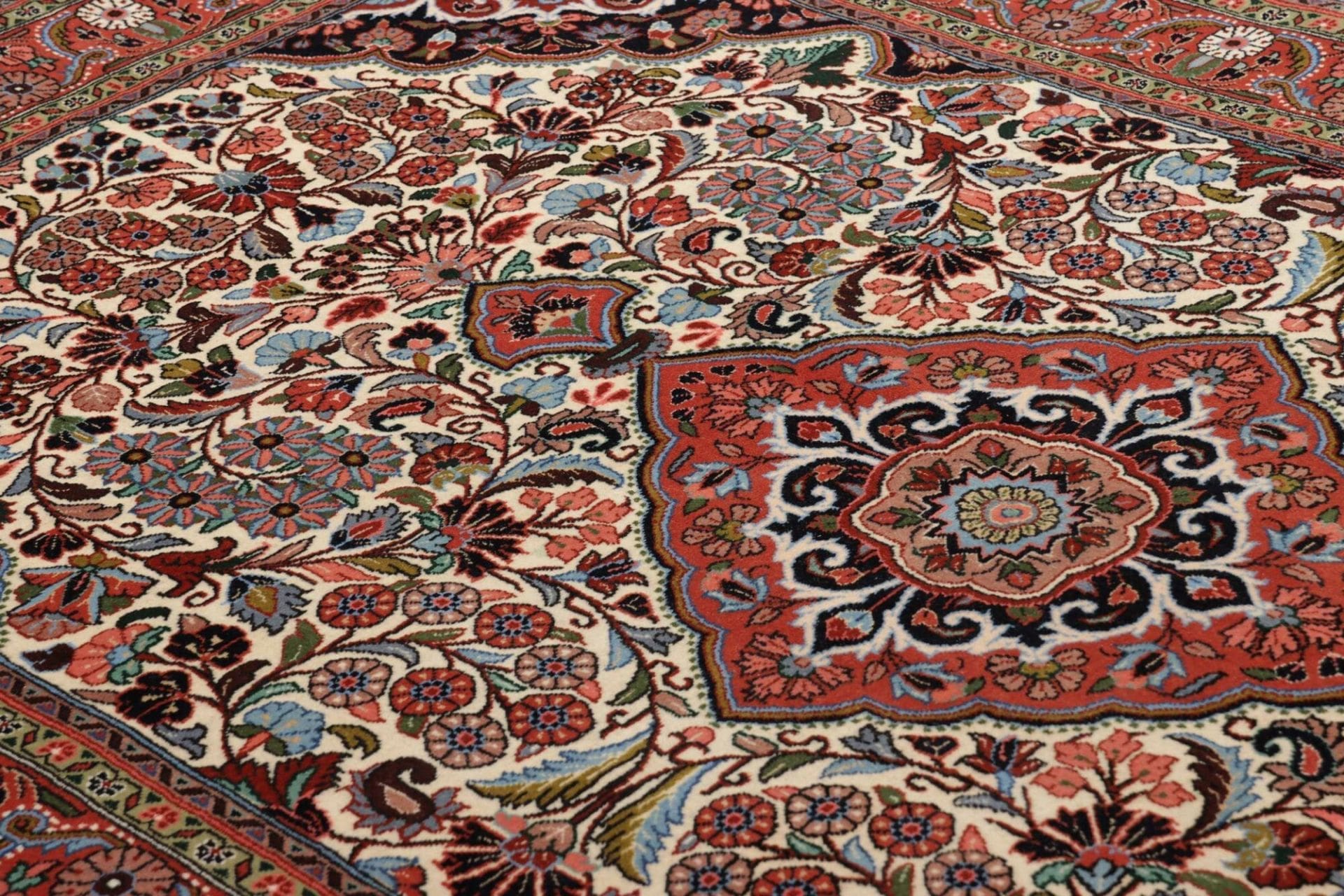 Sarough Farahan Perserteppich 140 × 215 cm aus Wolle, handgeknüpft
