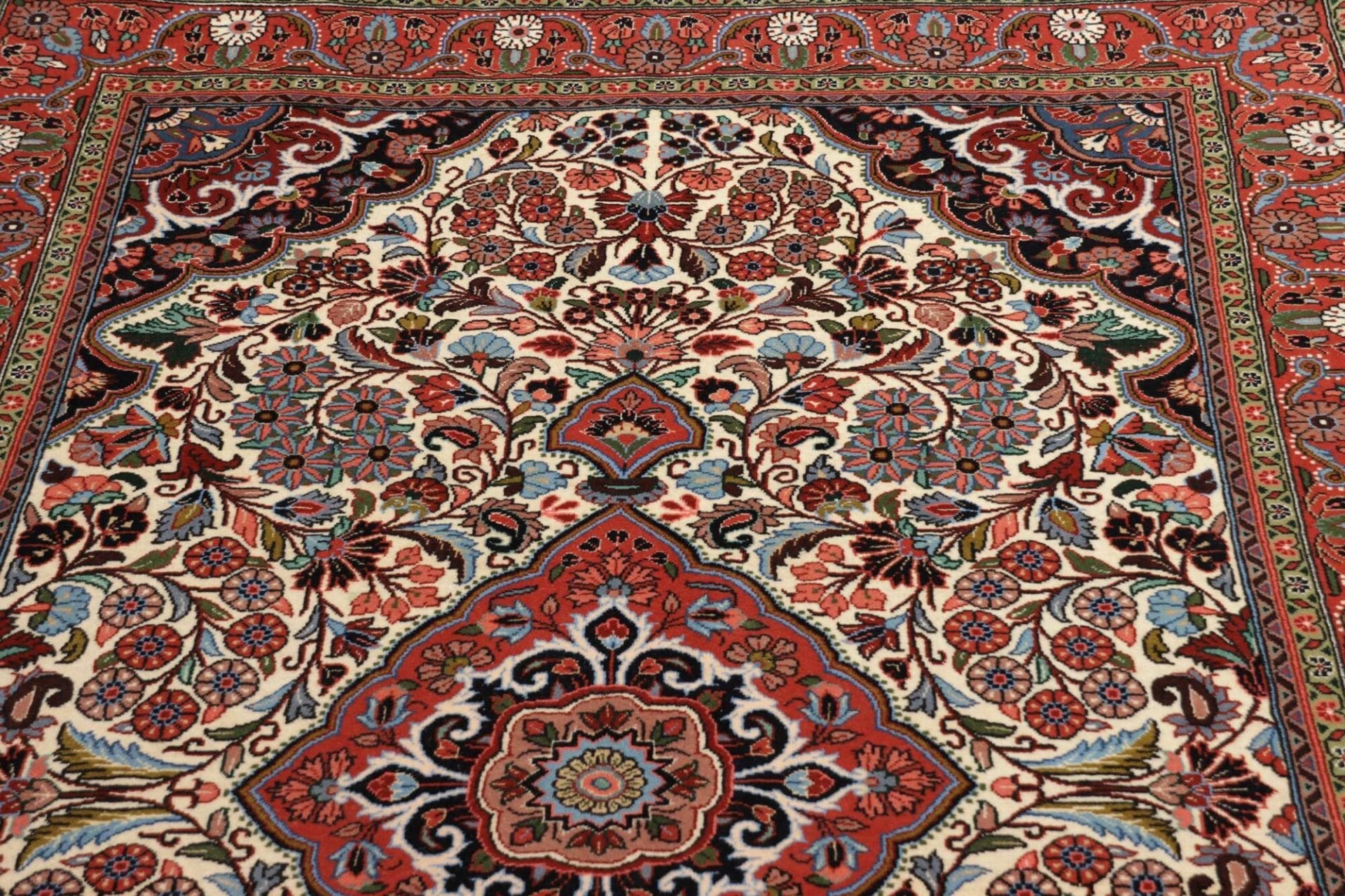 Sarough Farahan Perserteppich 140 × 215 cm aus Wolle, handgeknüpft
