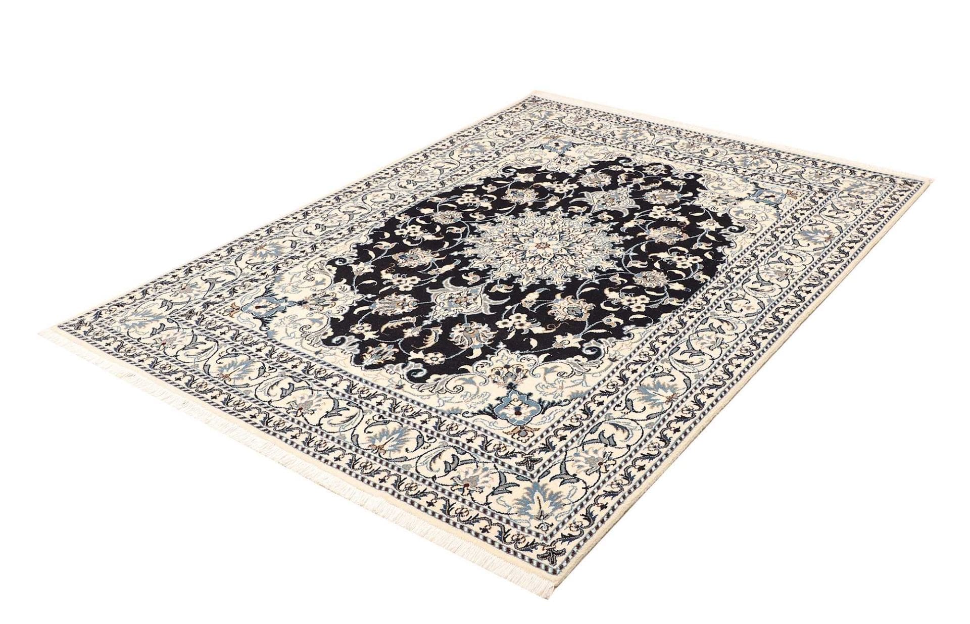 Handgeknüpfter Nain Perserteppich 151 × 202 cm
