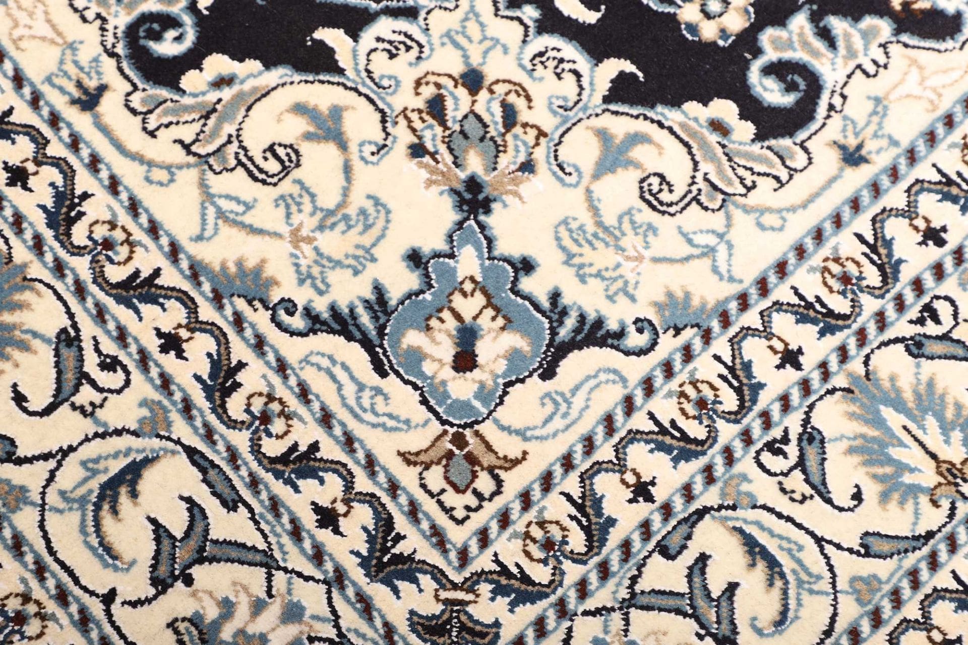 Handgeknüpfter Nain Perserteppich 151 × 202 cm