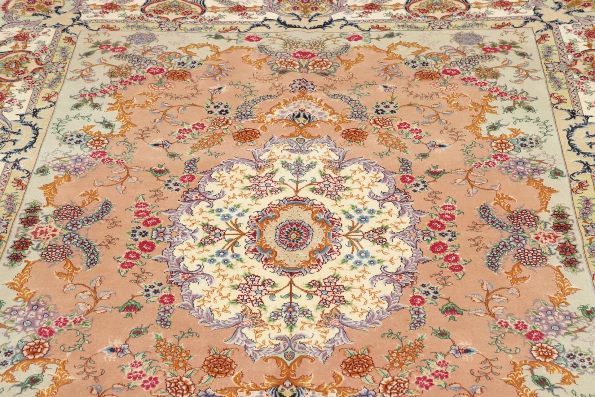 Täbriz Perserteppich aus Iran, 153 × 210 cm