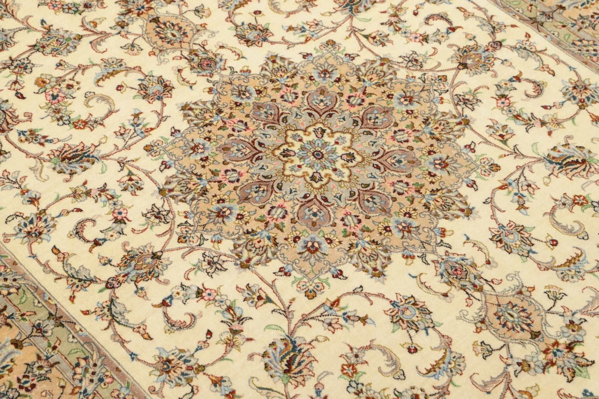 Ghom Perserteppich aus Iran, 129 × 198 cm