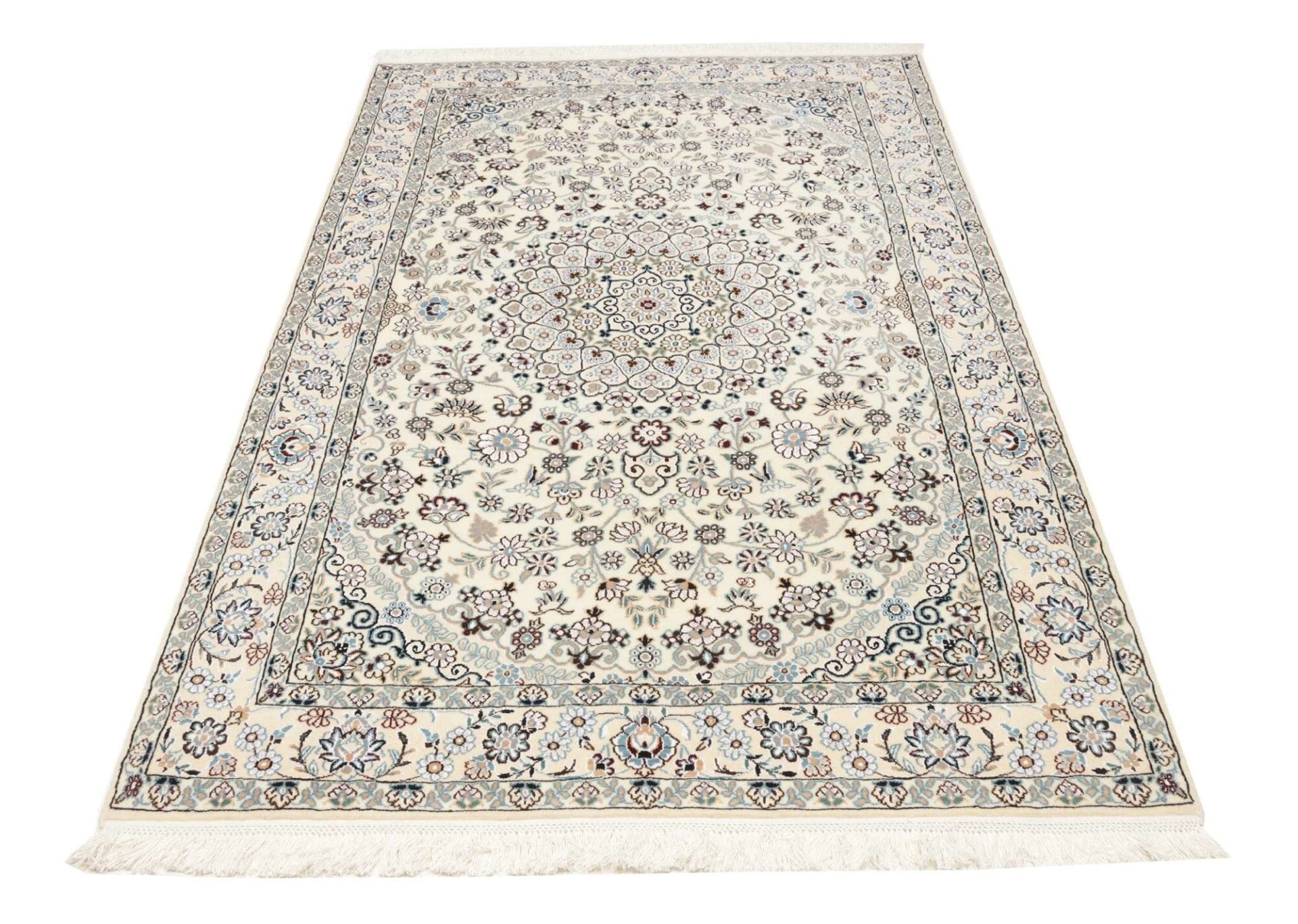 Nain Perserteppich 135 × 210 cm aus Wolle, handgeknüpft