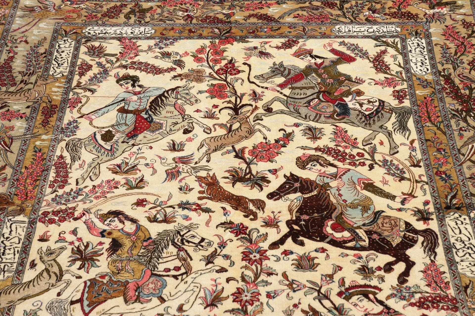 Ghom Perserteppich aus Iran, 135 × 203 cm