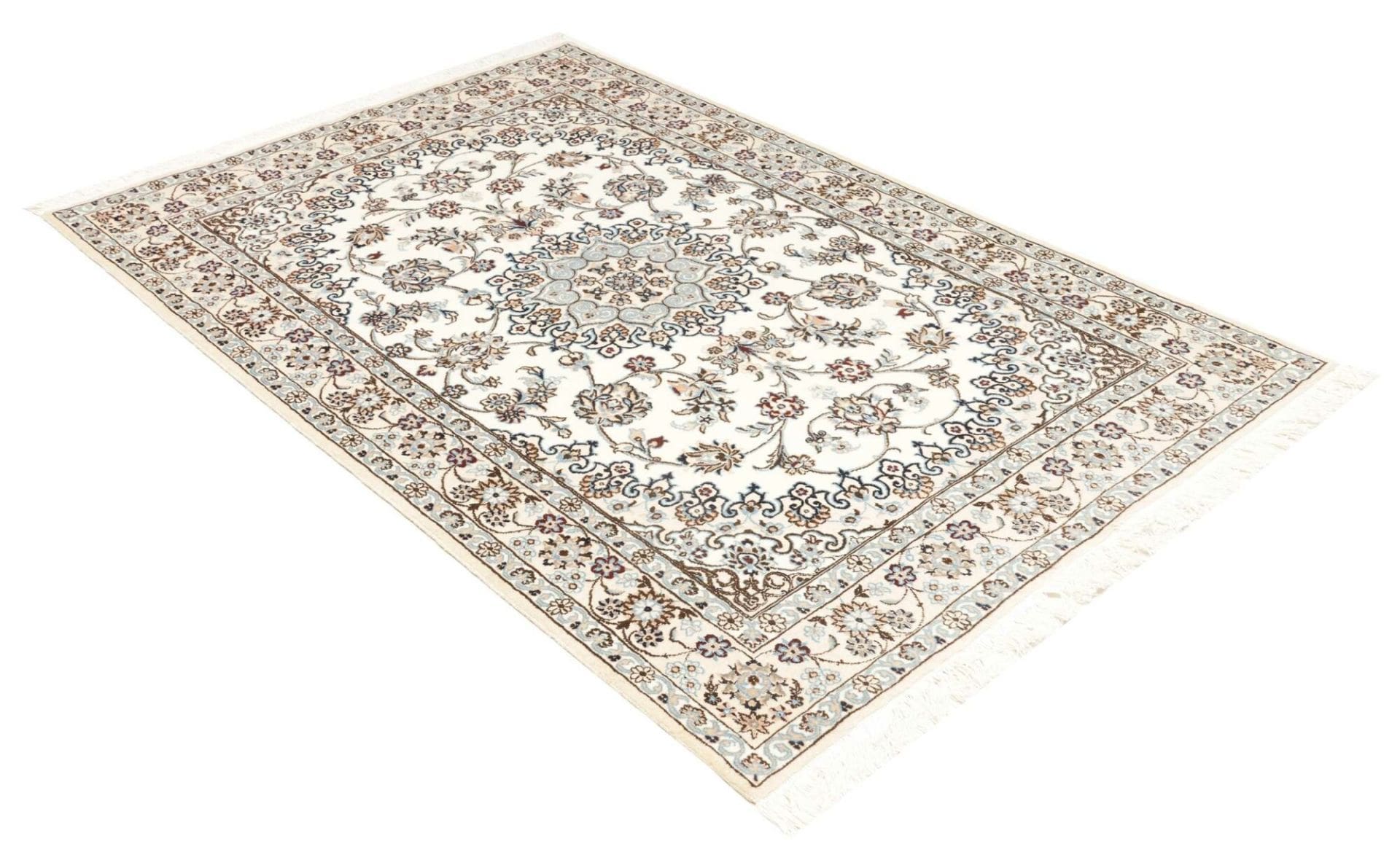 Nain Perserteppich aus Iran, 135 × 202 cm