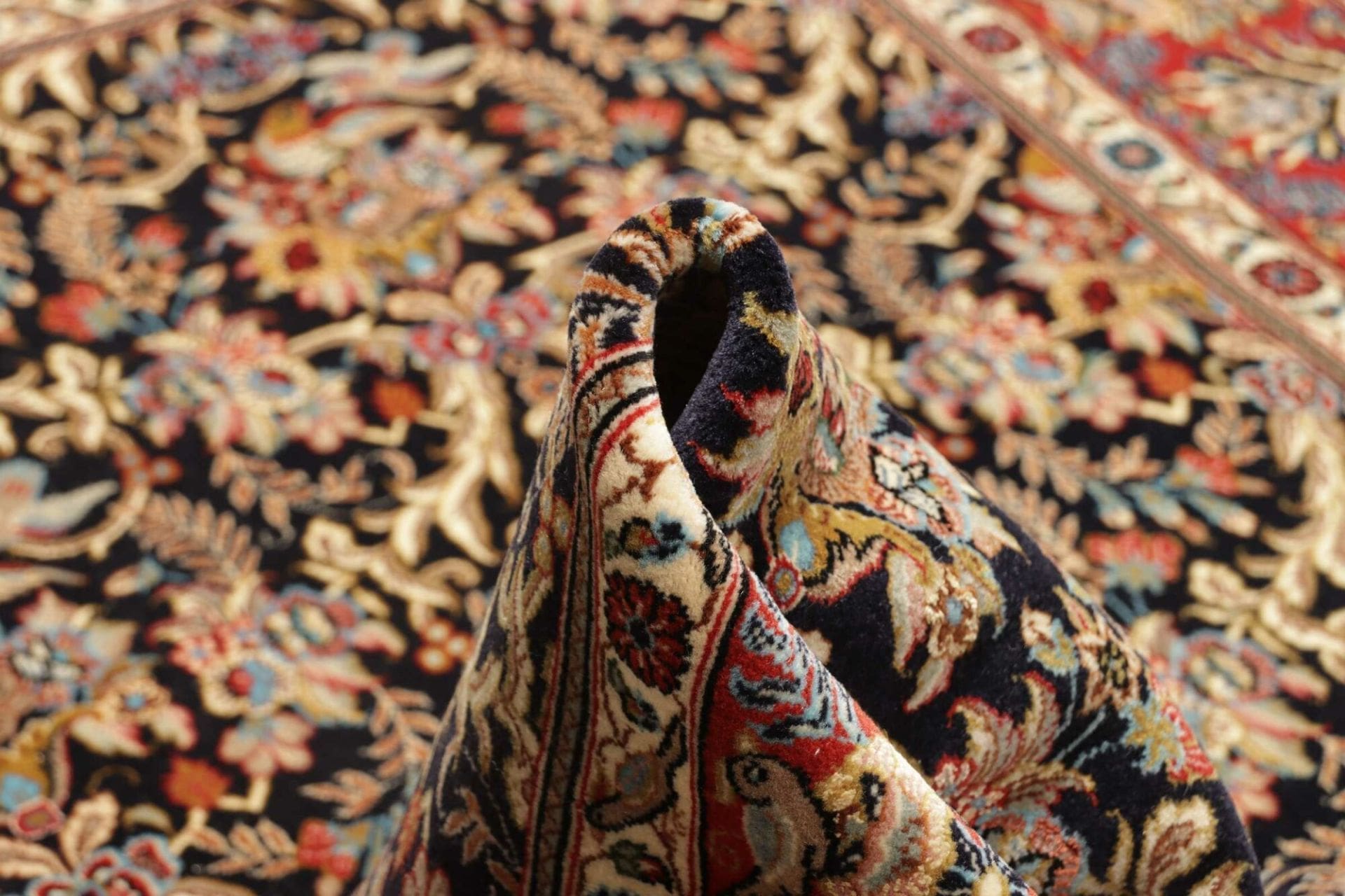 Isfahan Perserteppich aus Iran, 137 × 202 cm