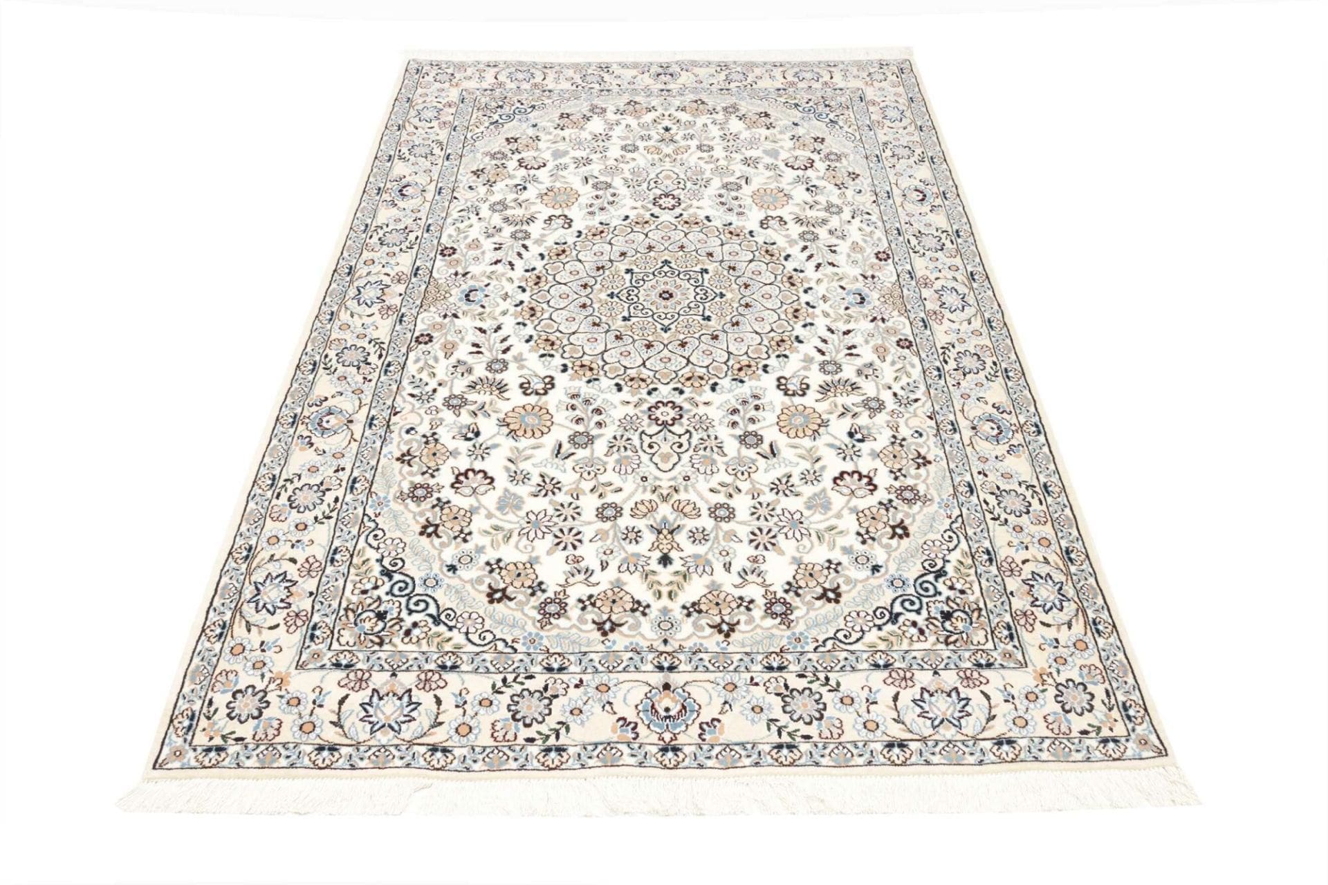 Nain Perserteppich aus Iran, 138 × 203 cm