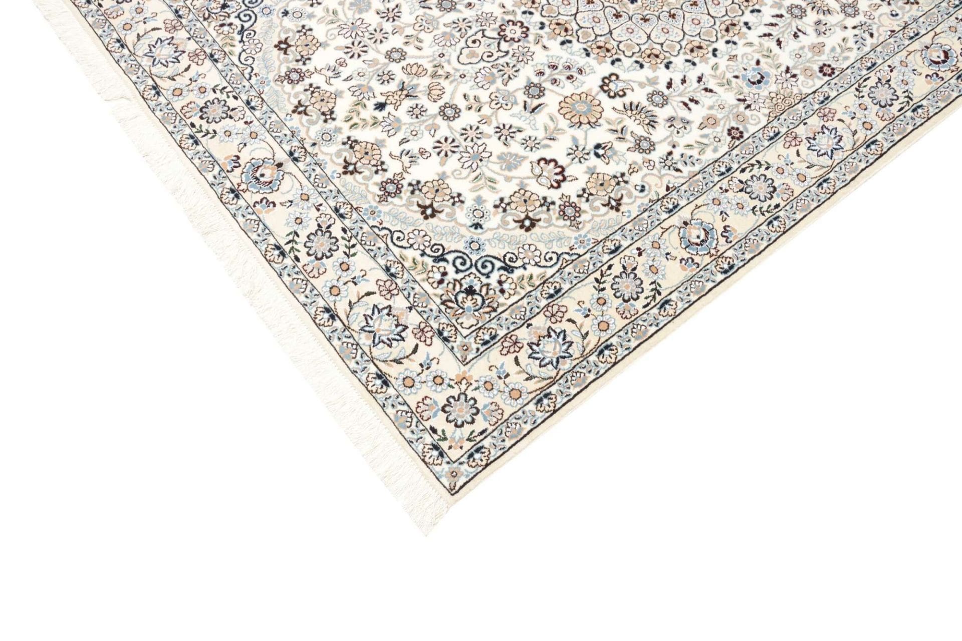 Nain Perserteppich aus Iran, 138 × 203 cm