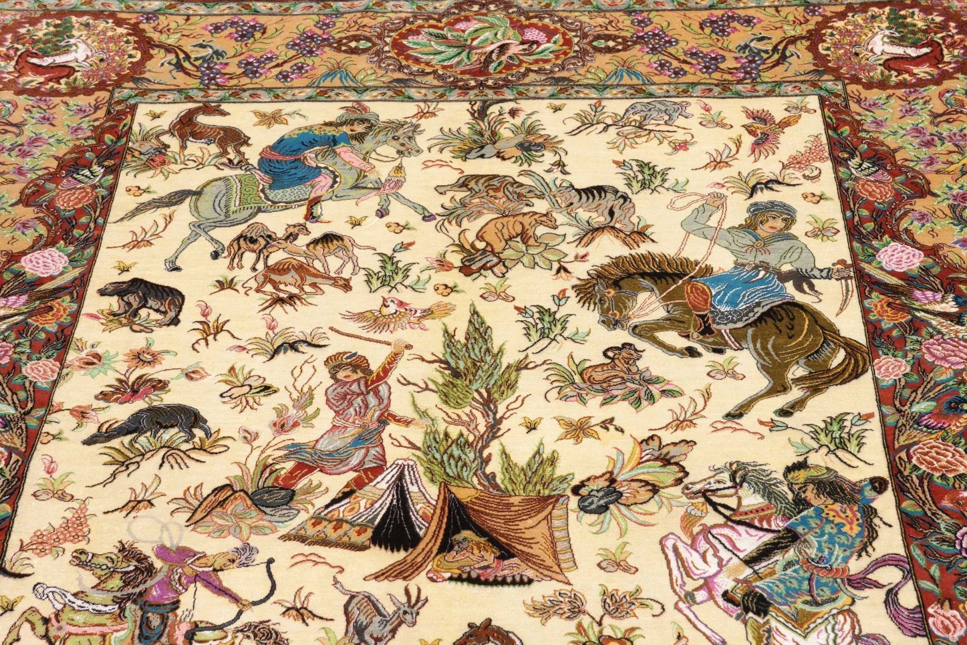 Handgeknüpfter Ghom Perserteppich, 133 × 197 cm, Seide