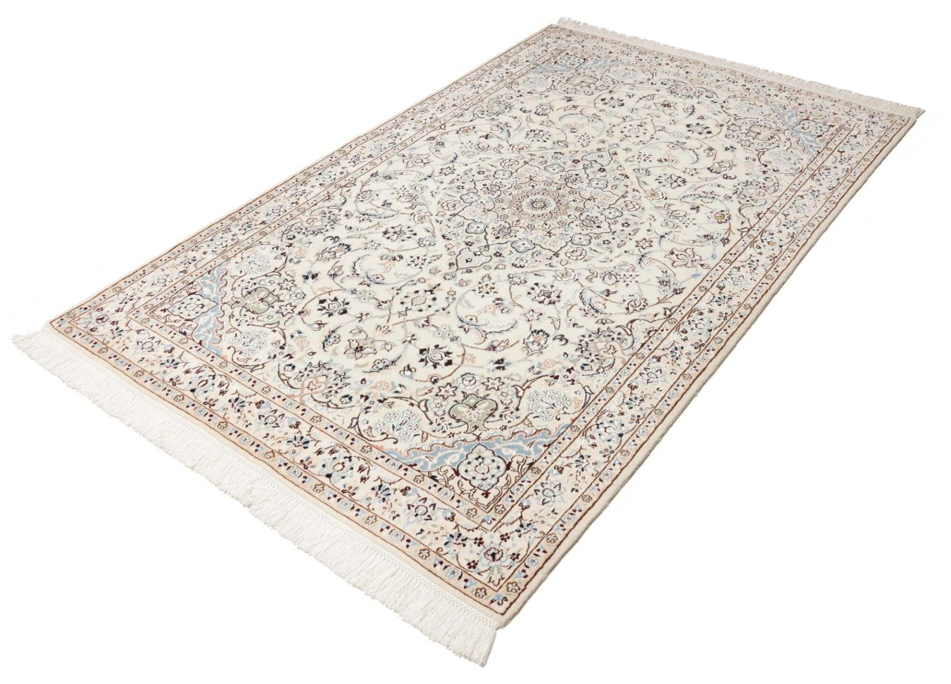 Nain Perserteppich aus Iran, 135 × 208 cm