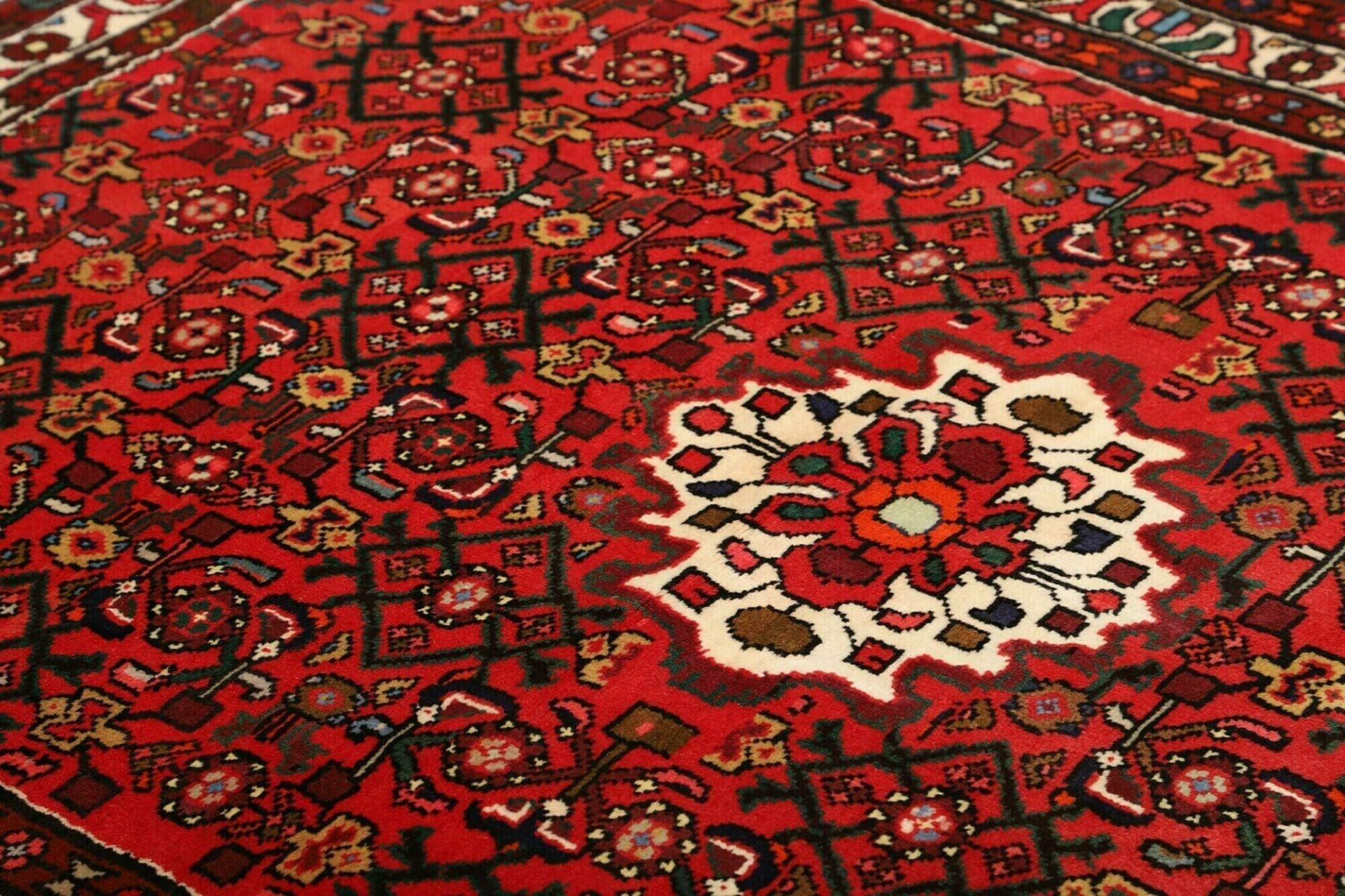 Hamadan Herati Perserteppich aus Iran, 141 × 190 cm