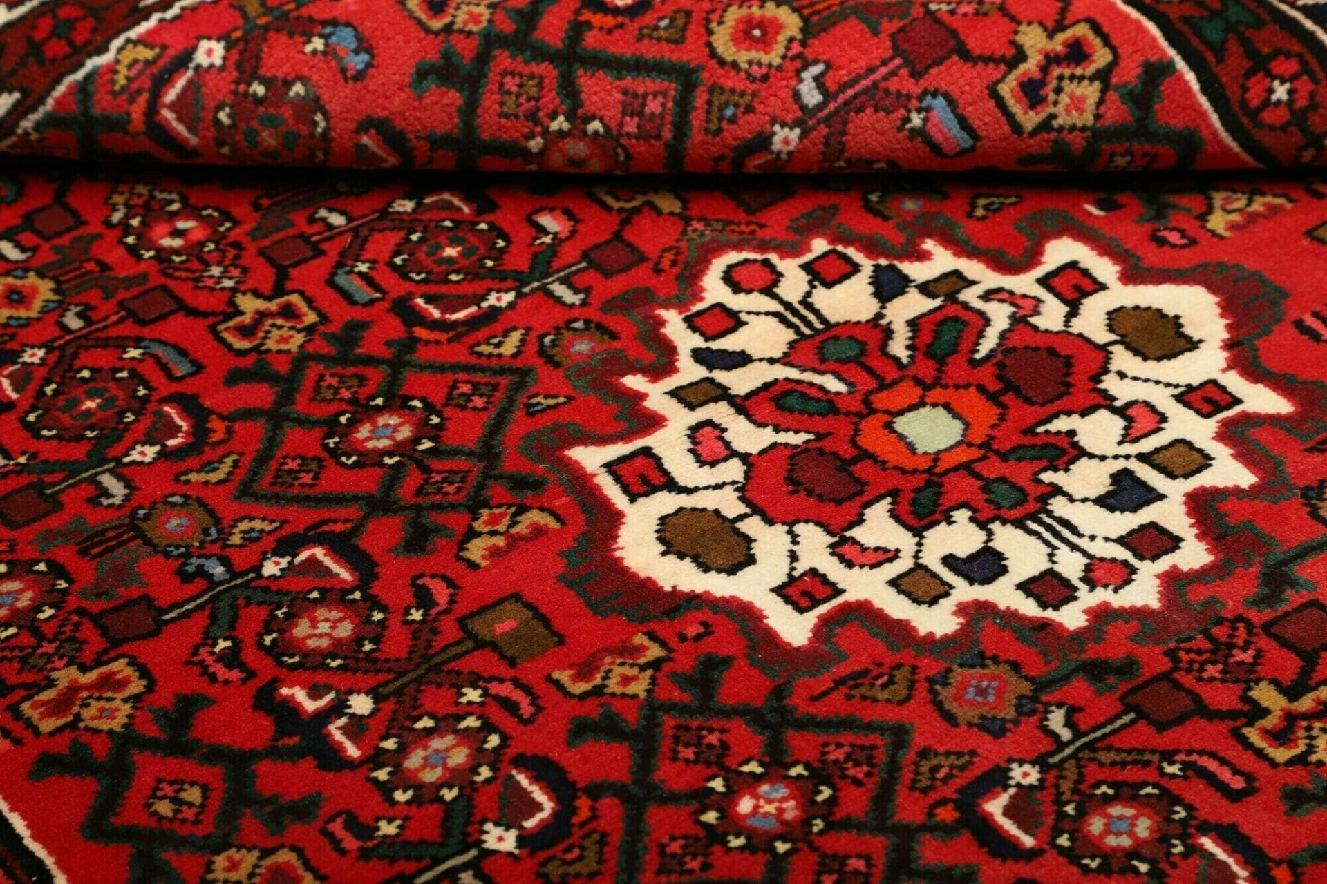 Hamadan Herati Perserteppich aus Iran, 141 × 190 cm