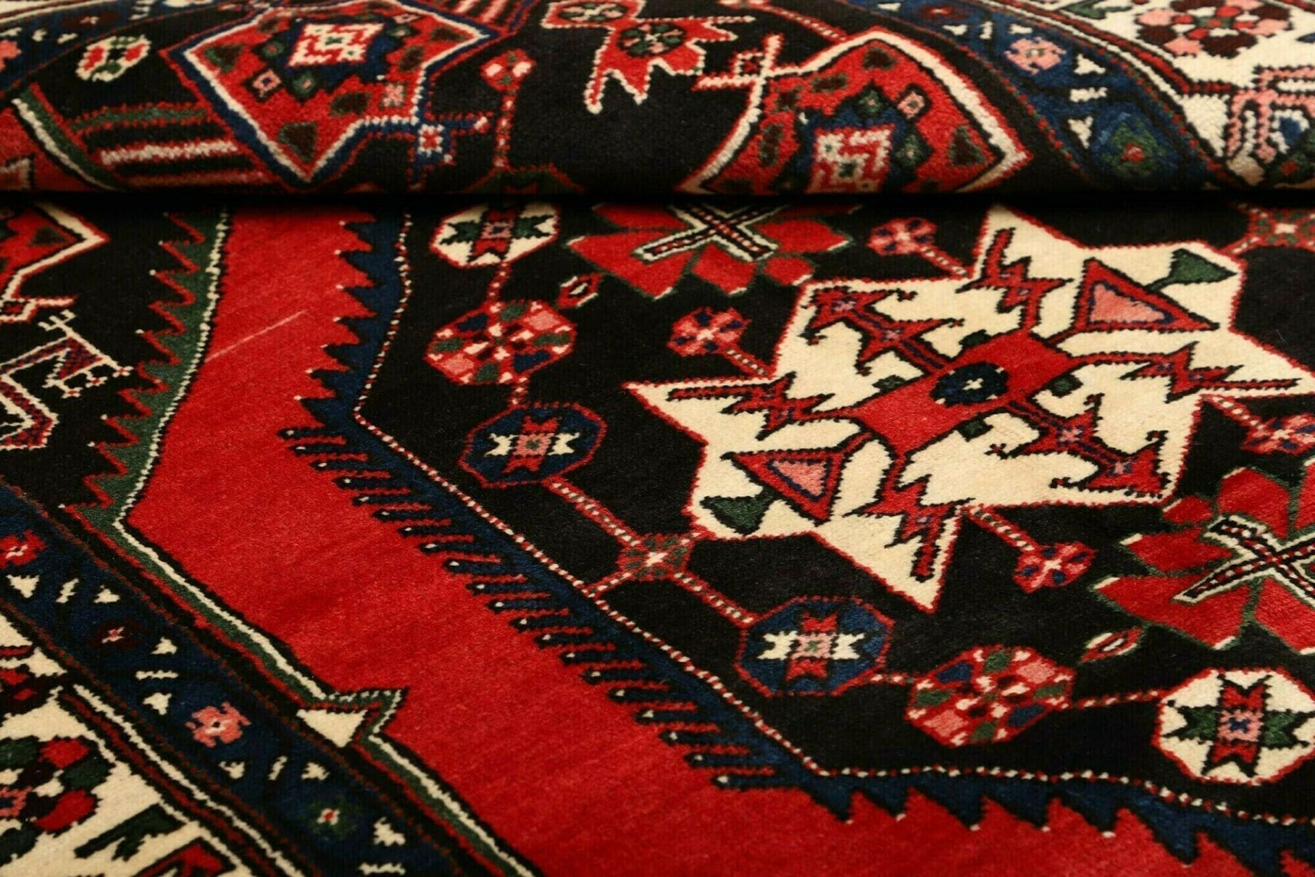 orientteppich-hamadan-141-x-203cm-schurwolle-geometrisches-muster-1-9 Hamadan Perserteppich 141 × 203 cm aus Wolle, handgeknüpft