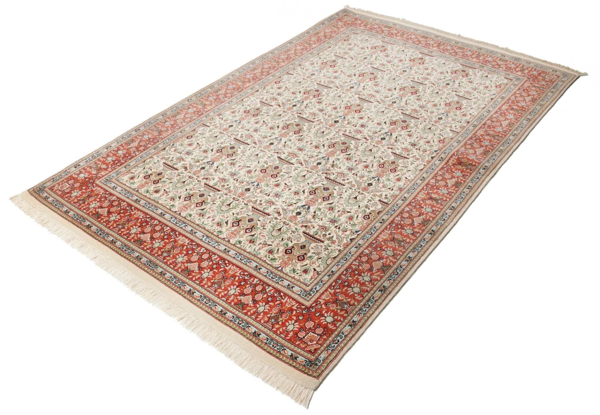 Handgeknüpfter Isfahan Perserteppich, 138 × 211 cm, Wolle & Seide